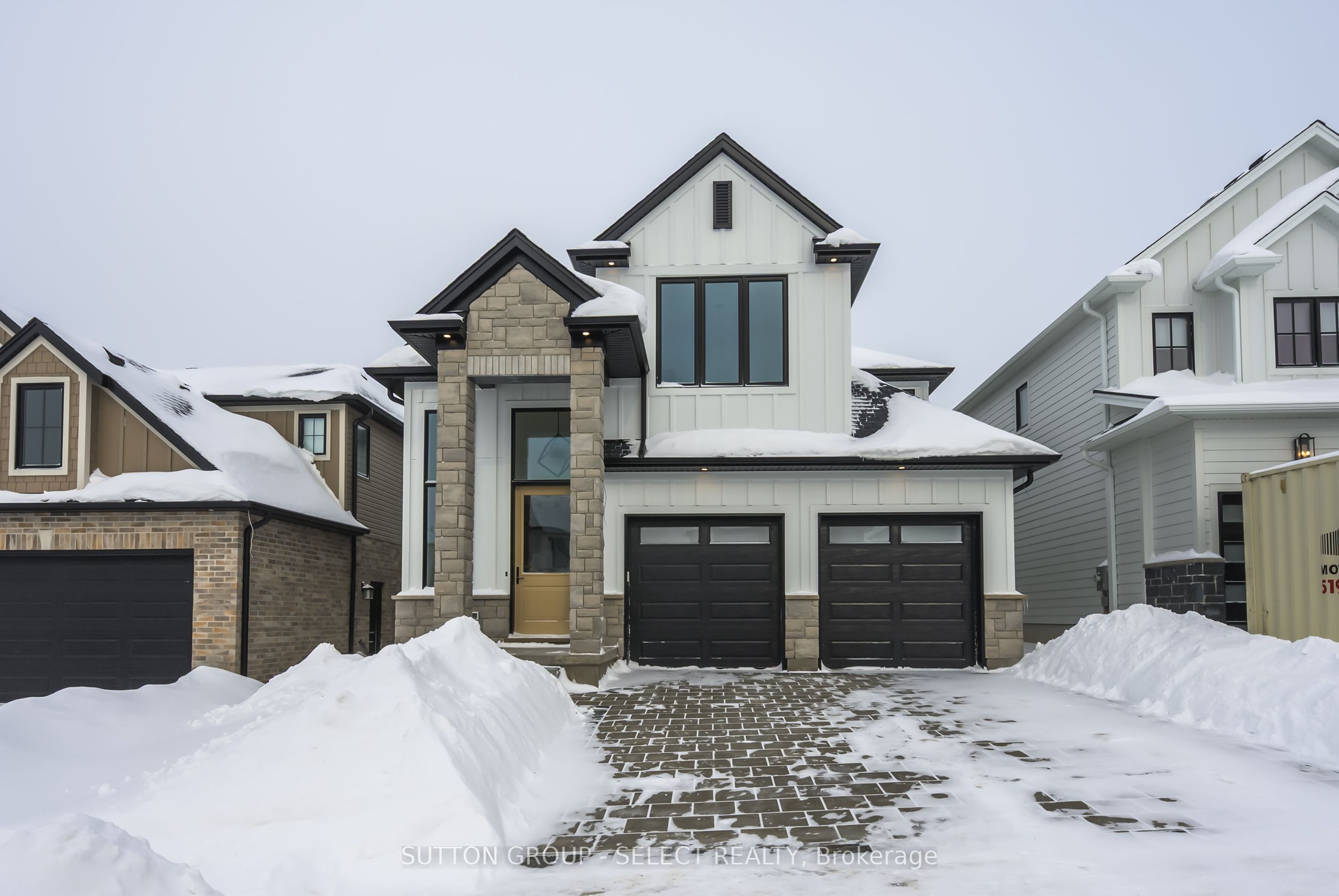 1898 Fountain Grass Drive, London South, On N6k 0m2