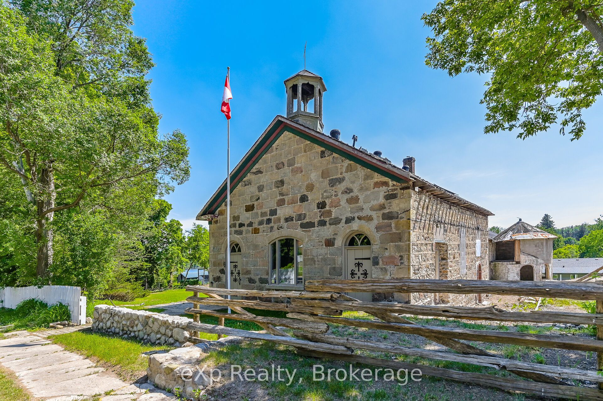 24 North Broadway Street, Centre Wellington, On N0b 1j0