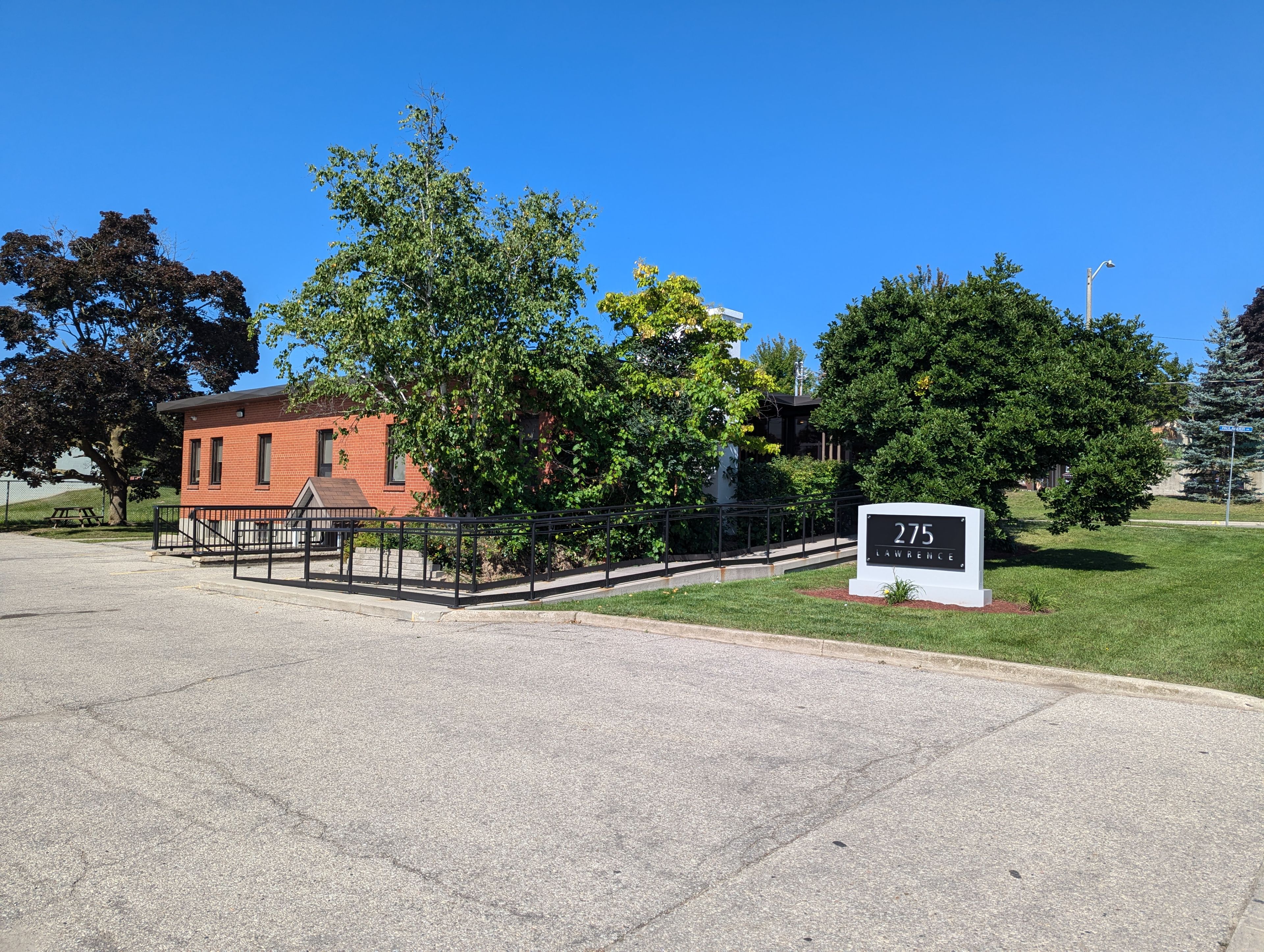 275 Lawrence Avenue 4, Kitchener, On N2m 1y3