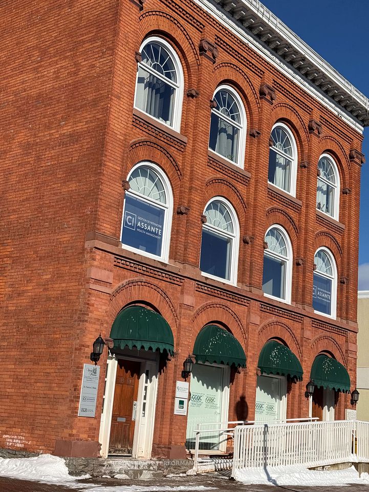 115 Main Street, Hawkesbury, On K6a 1a1