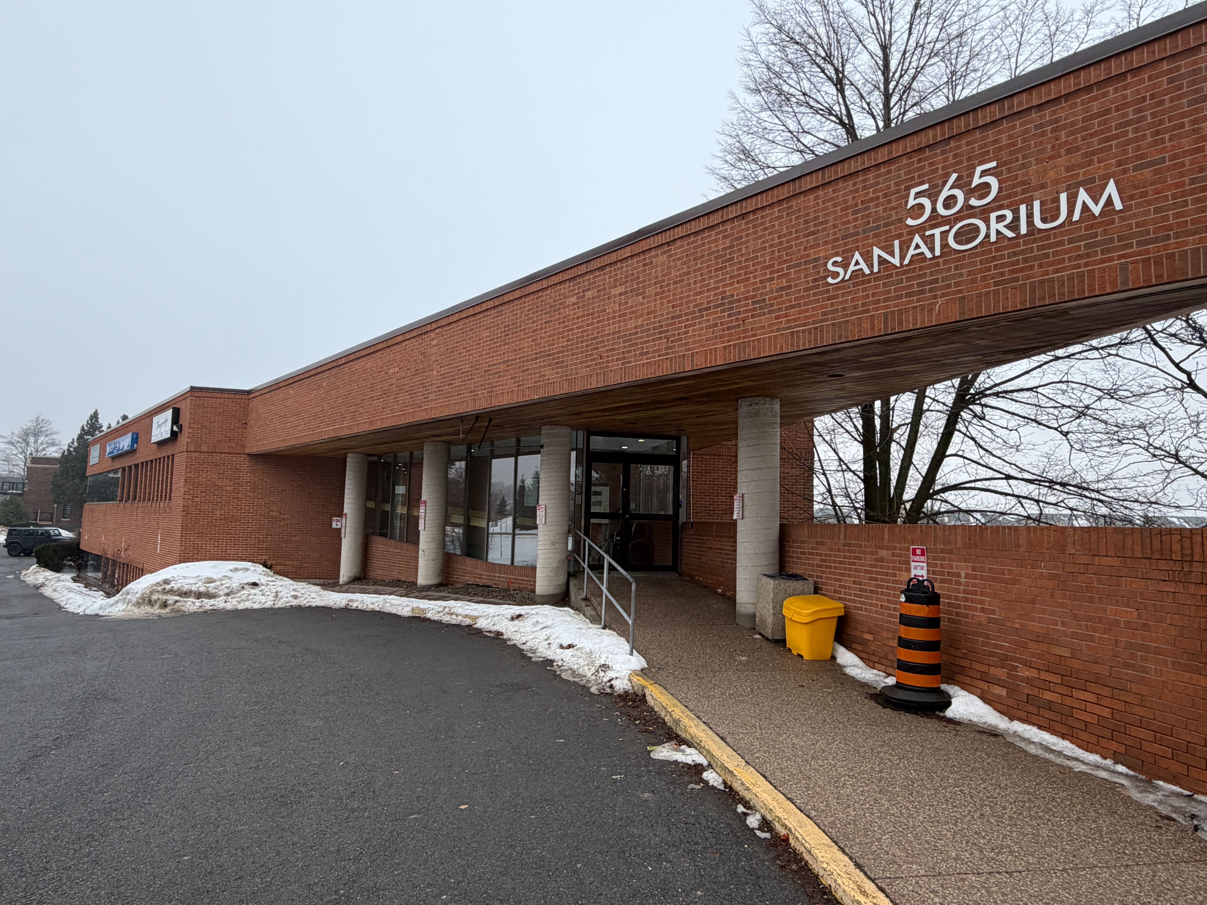 565 Sanatorium Road 204-04, Hamilton, On L9c 7n4