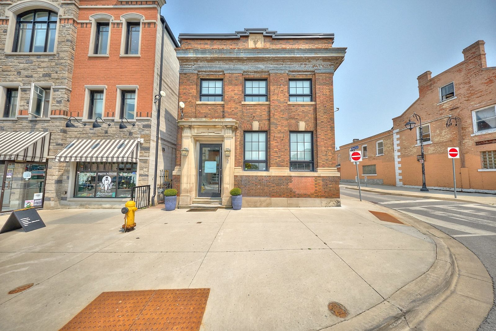 2 Front Street N, Thorold, On L2v 1x4