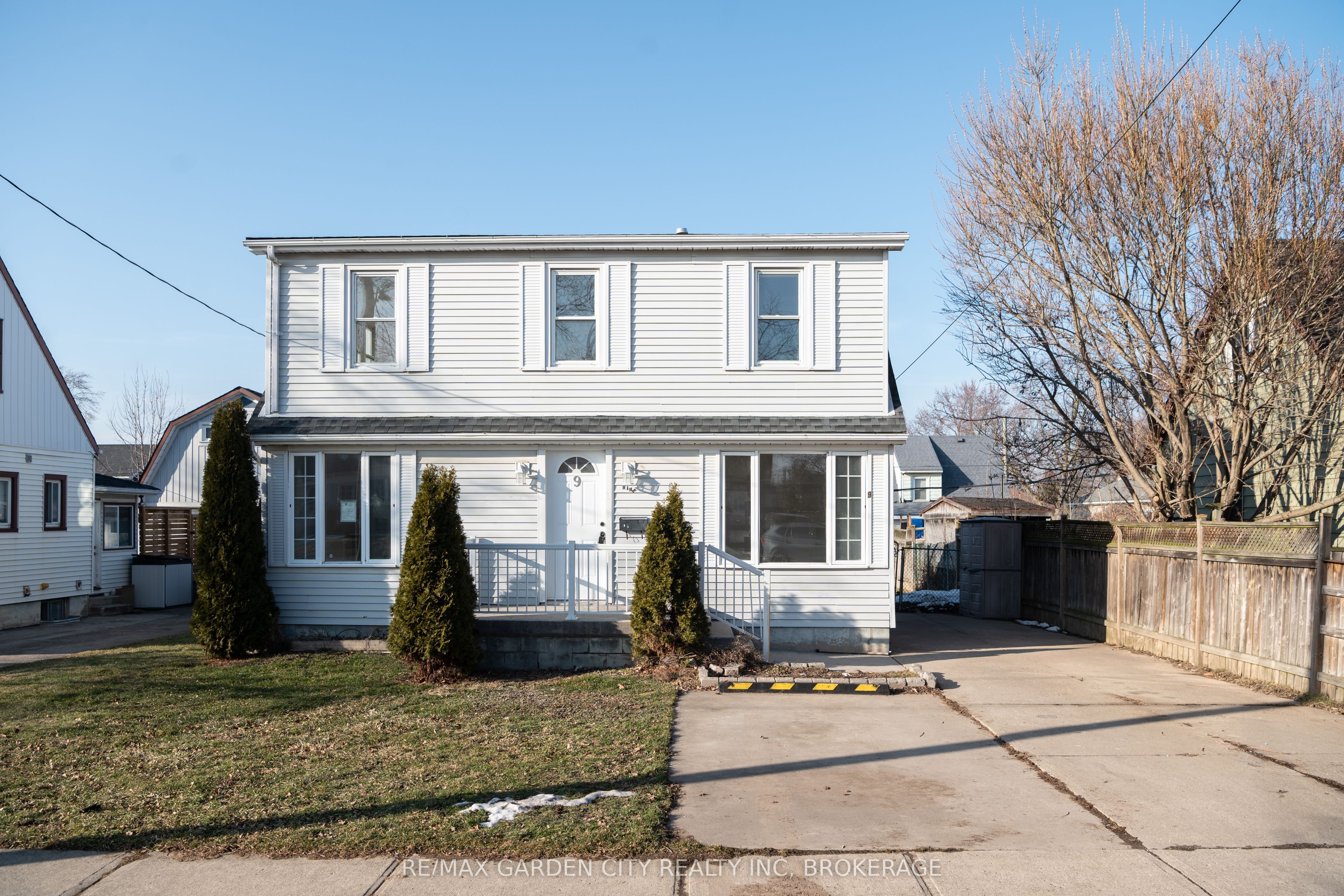 9 Fir Avenue, St. Catharines, On L2p 1b6