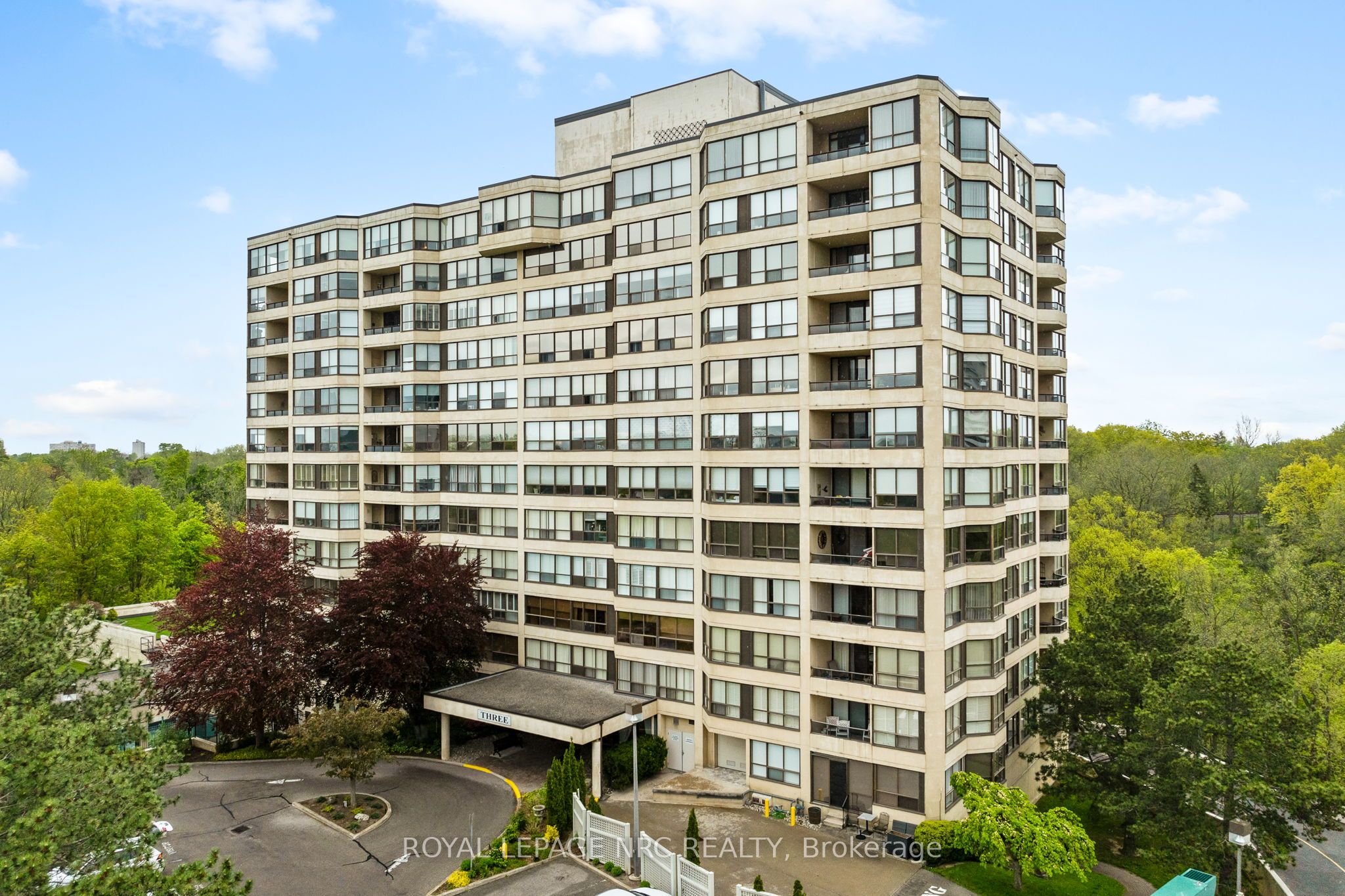 3 Towering Heights Boulevard Ph6, St. Catharines, On L2t 4a4