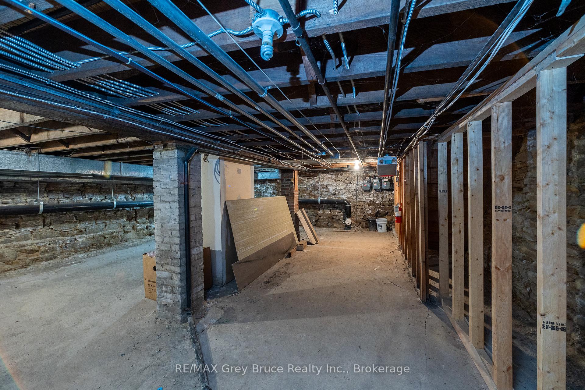 827 2nd Avenue E, Owen Sound, On N4k 2h2