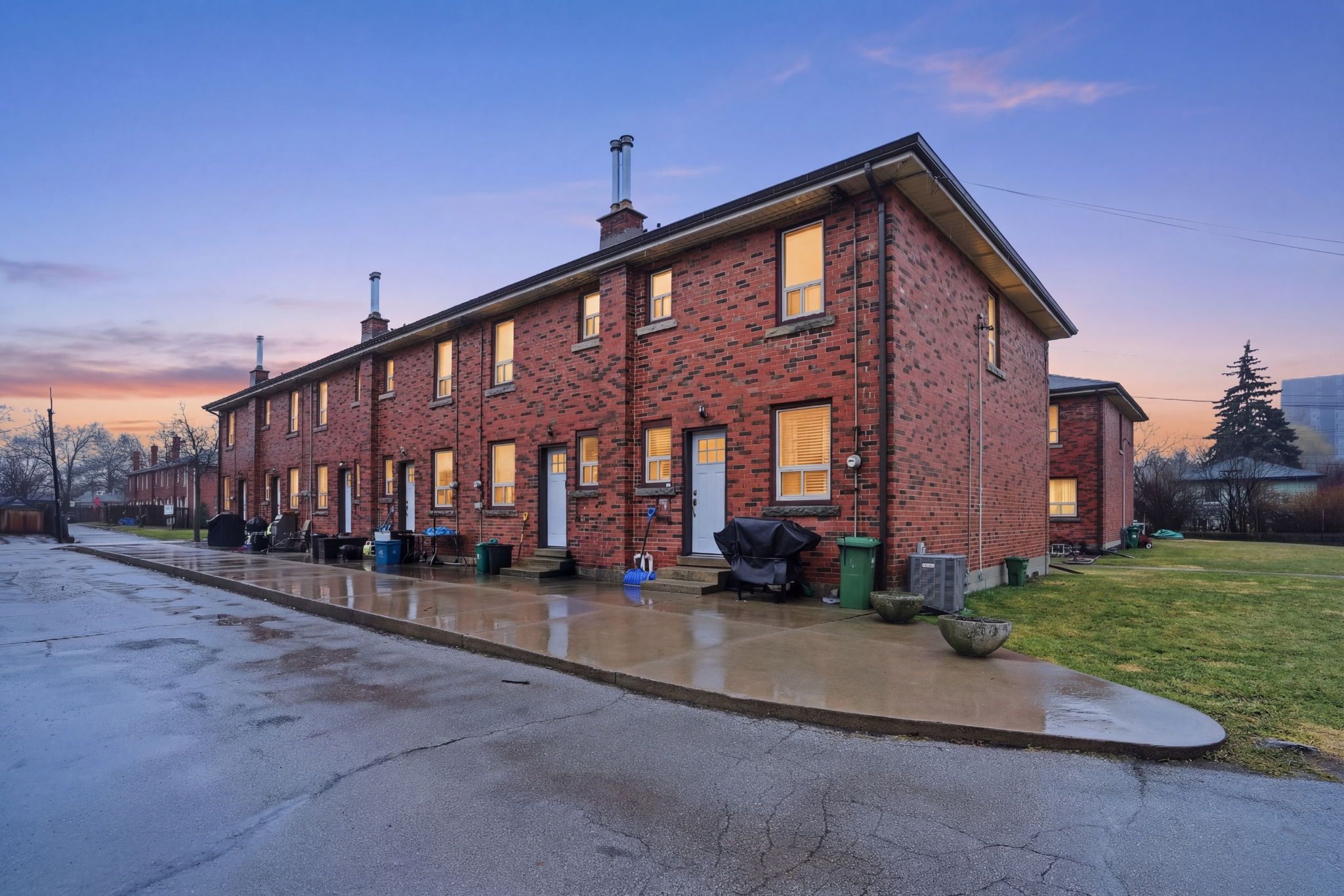 424 East 42nd Street, Hamilton, On L8t 3a9