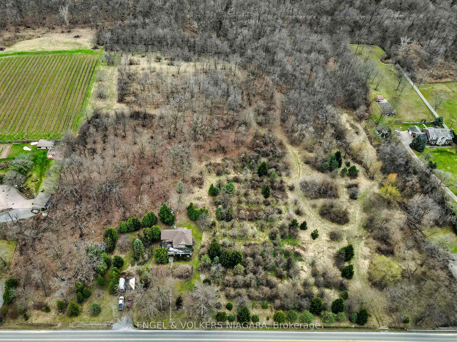 1893 York Road, Niagara-On-The-Lake, On L0s 1j0