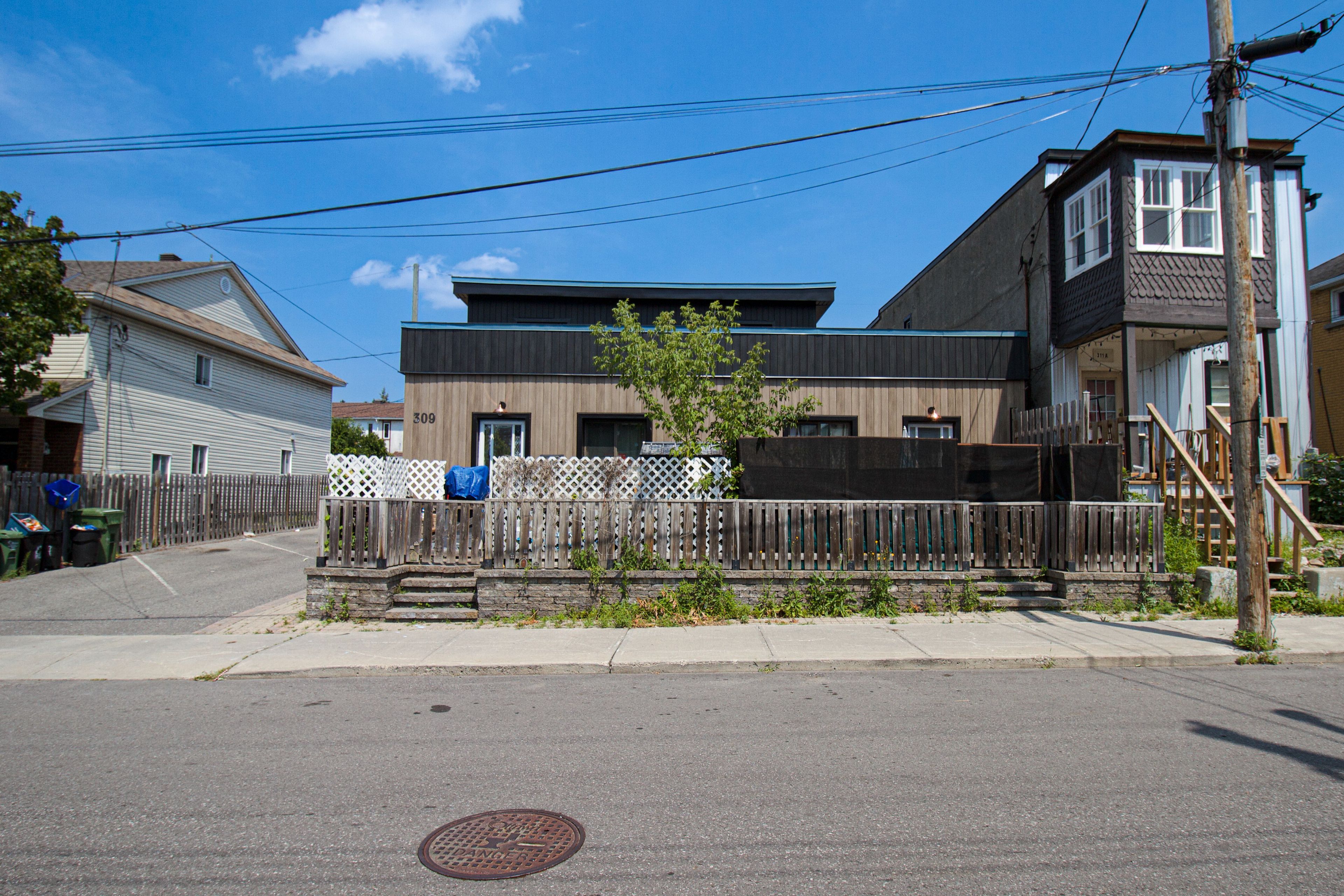 309 Cyr Avenue, Vanier And Kingsview Park, On K1l 7n6