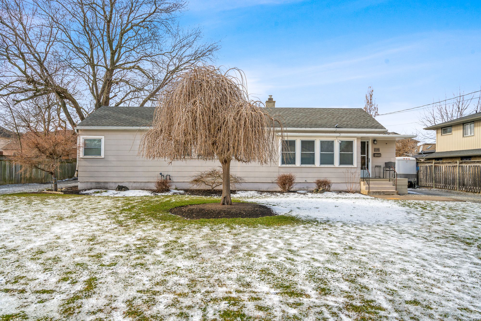 18 A,B,C,D Valley Road, St. Catharines, On L2s 1y6