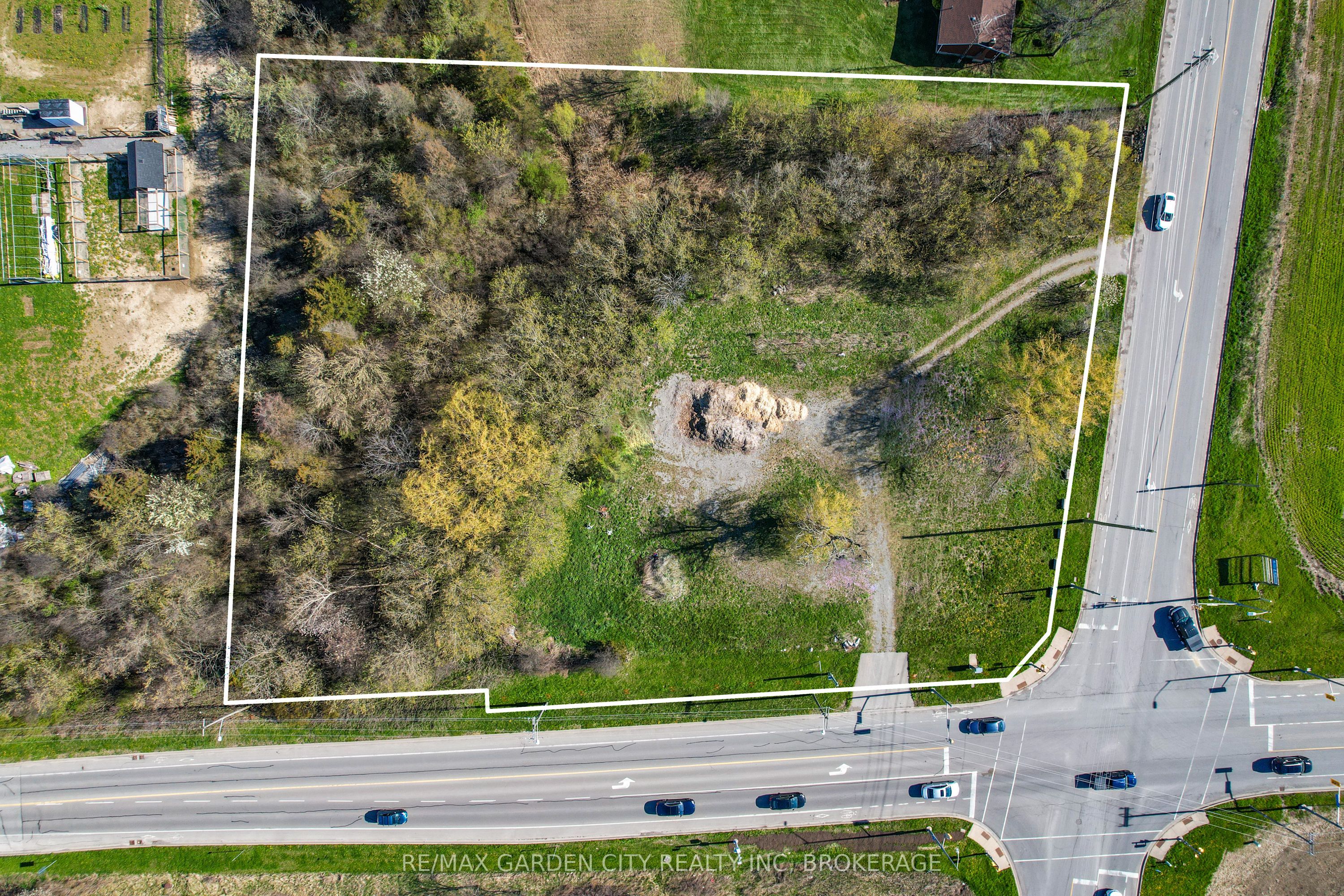 381 St. Paul Street W, St. Catharines, On L2r 3n1