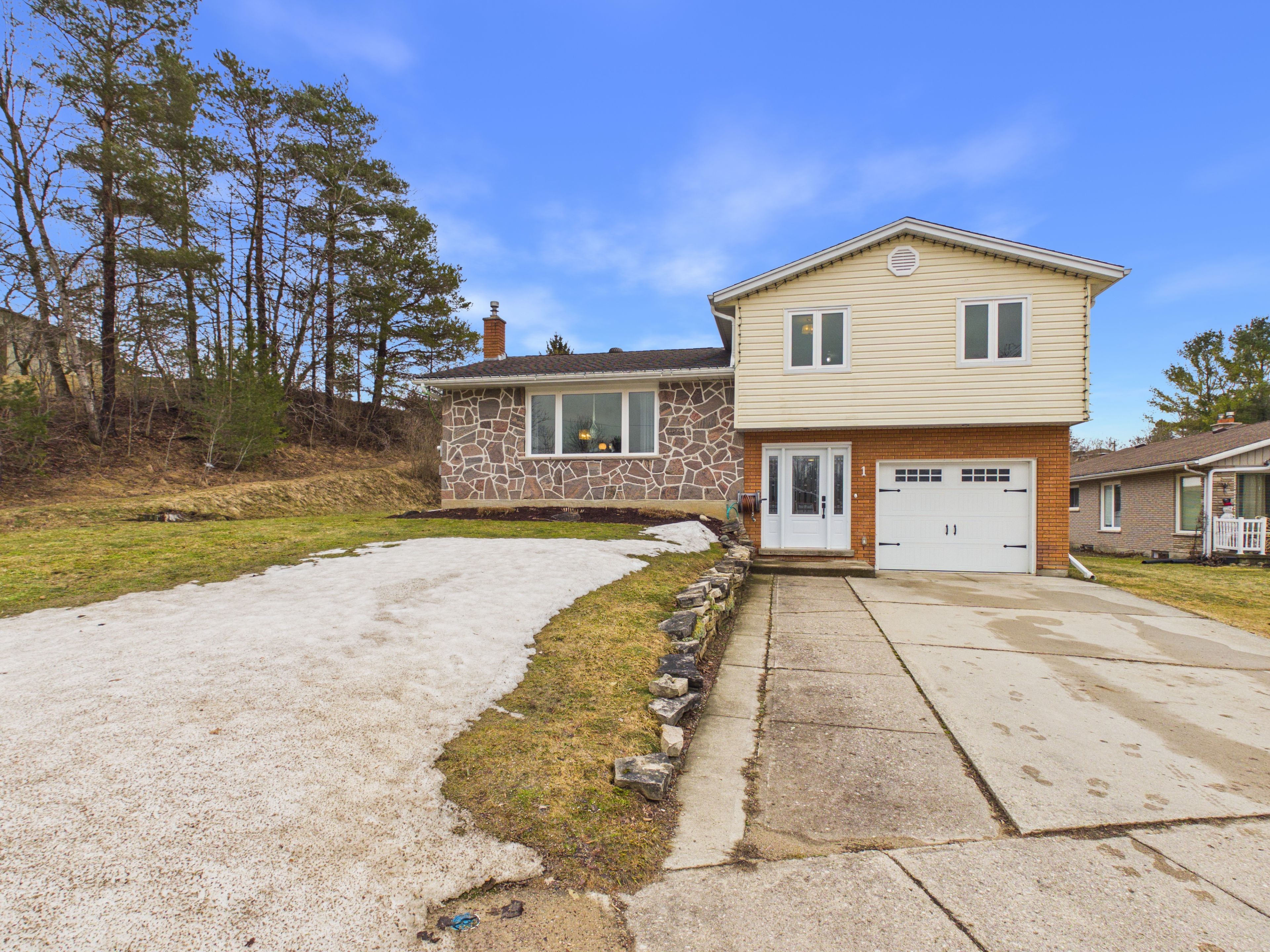 1 Centennial Drive, Brockton, On N0g 2v0