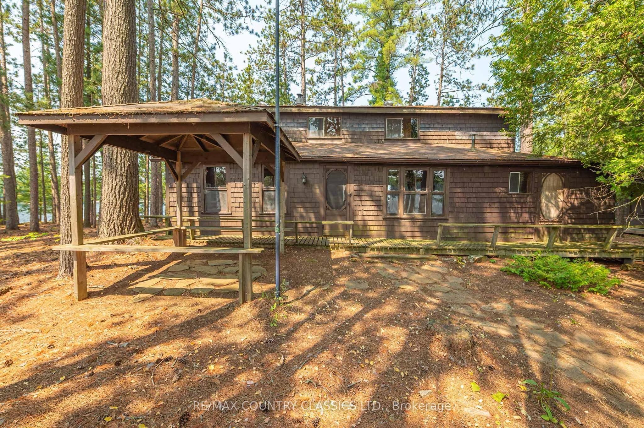 22 Chandos Lk Balmer Island, North Kawartha, On K0l 1a0