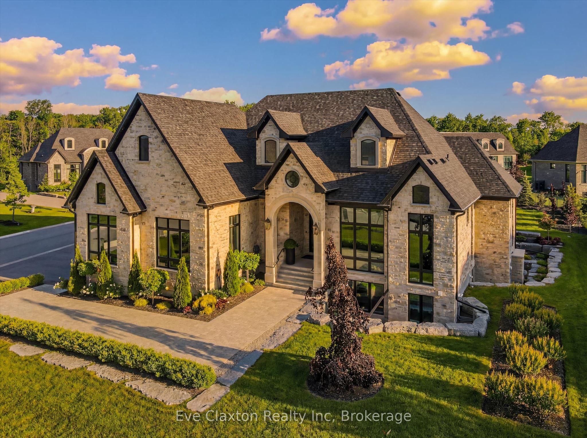 112 Heritage Lake Drive, Puslinch, On N0b 2j0