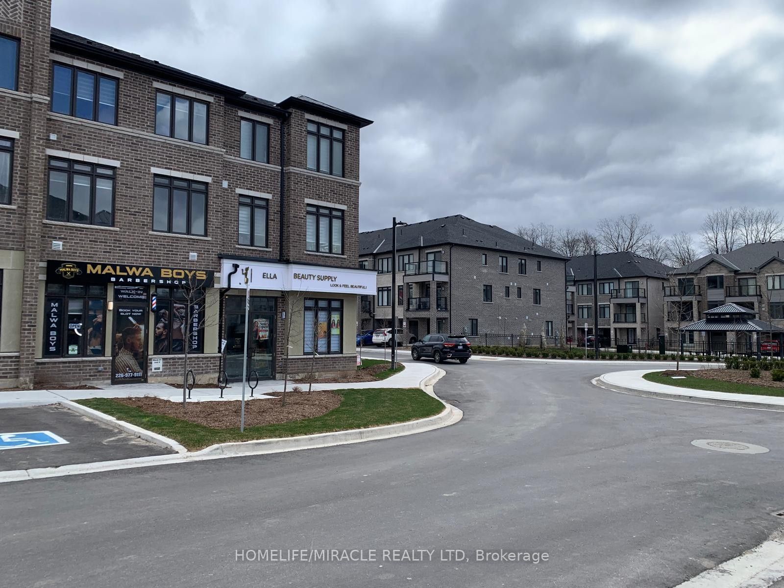 585 Colborne Street E 109, Brantford, On N3s 0k4