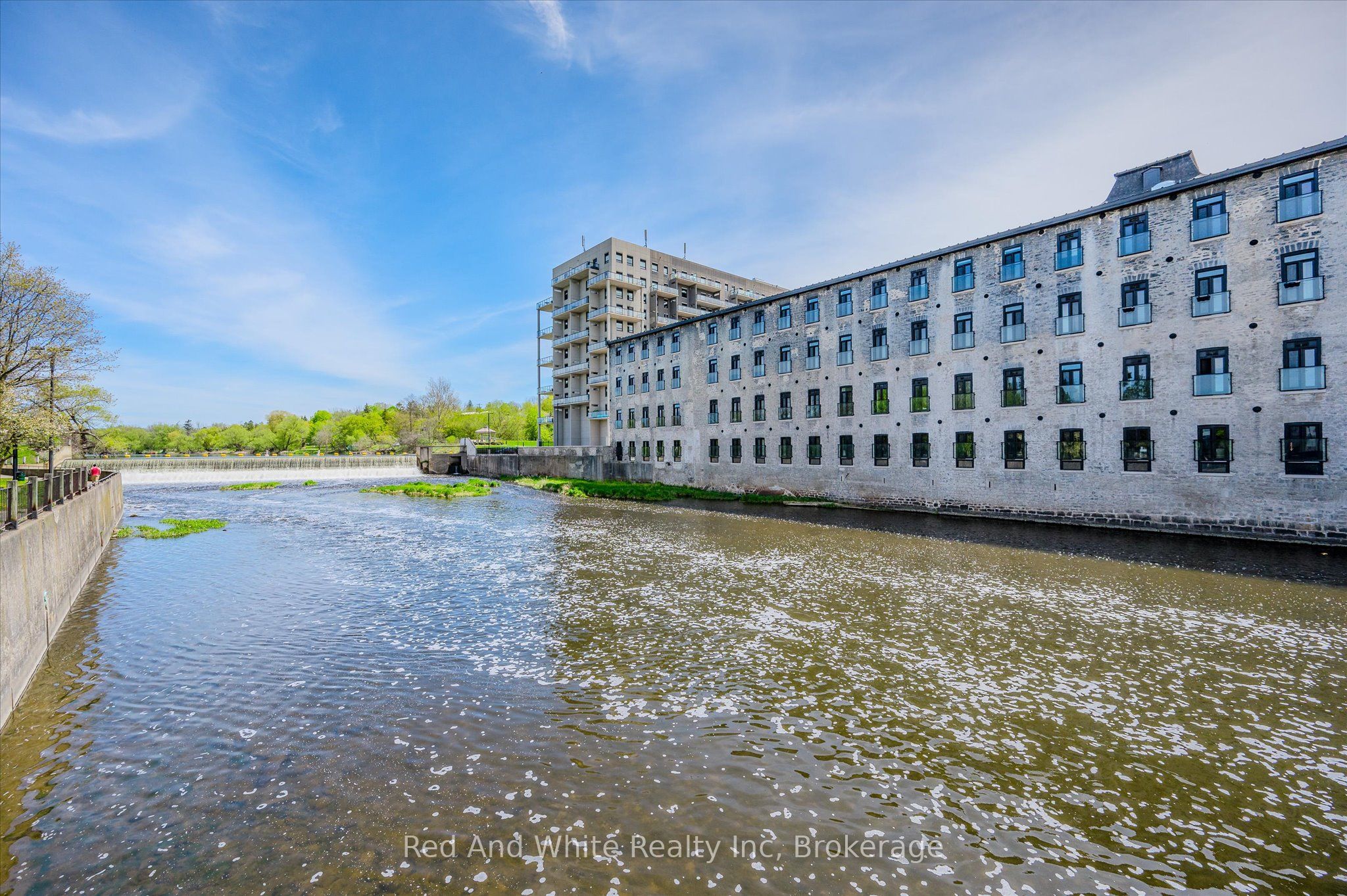19 Guelph Avenue 308, Cambridge, On N3c 1a2
