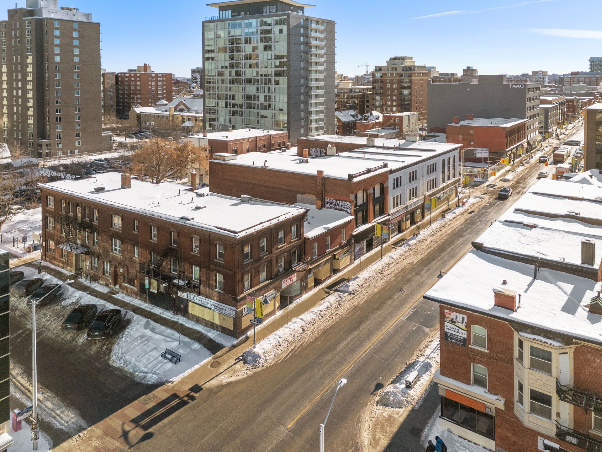 178 Nepean & 211-231 Bank Street, Ottawa Centre, On K2p 0b6