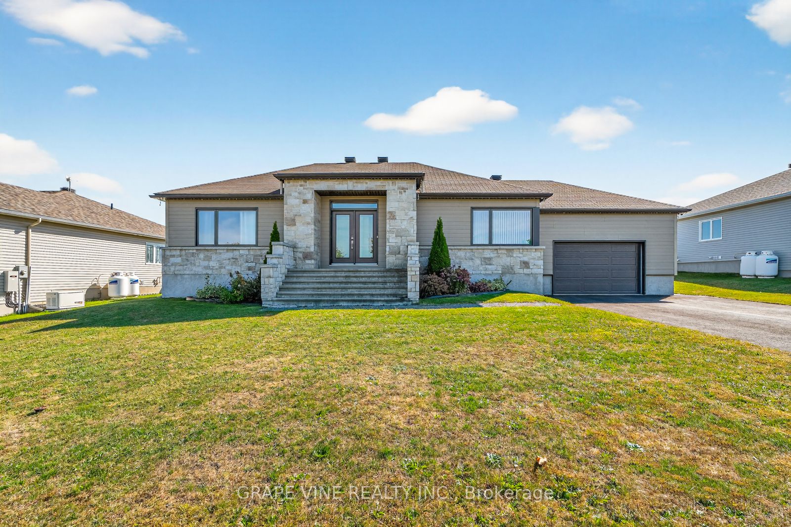18 Calco Crescent, North Stormont, On K0c 1w0