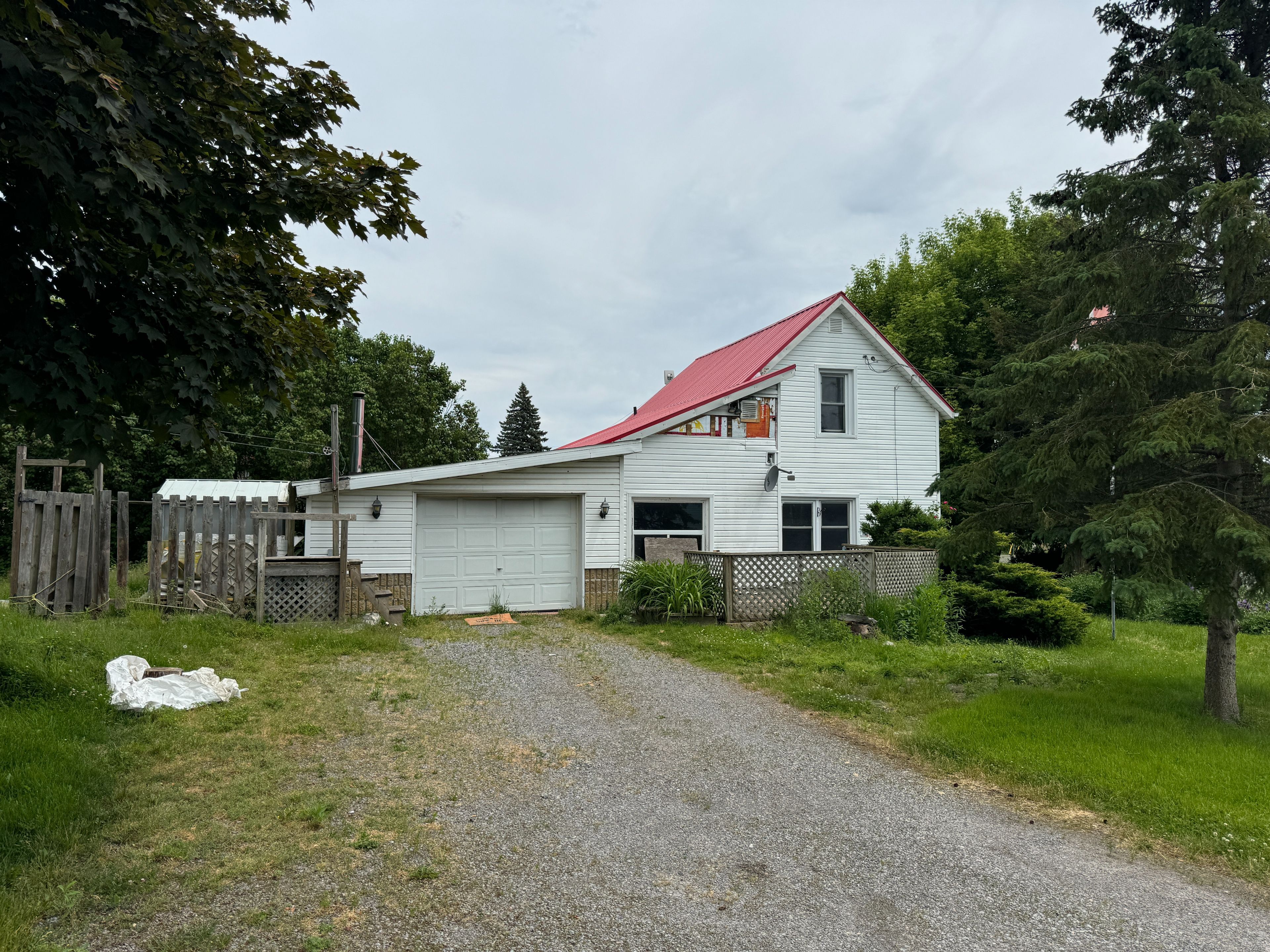 801 Old Highway 2, Quinte West, On K8v 5p5