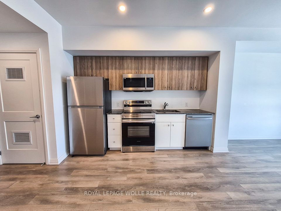 101 Golden Eagle Road 511, Waterloo, On N2v 1c3