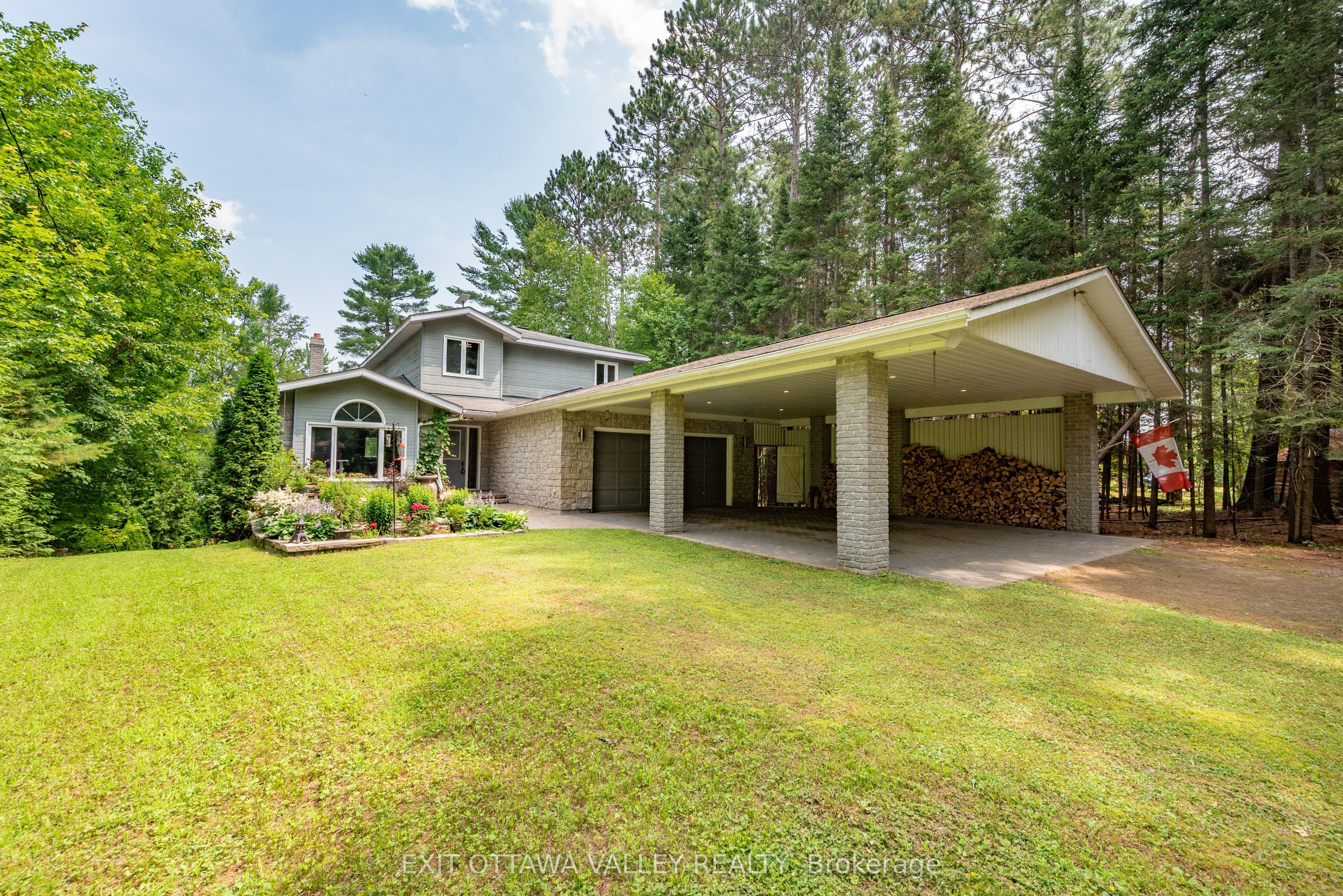 10 Ryans Camp Lane, Laurentian Hills, On K0j 1p0