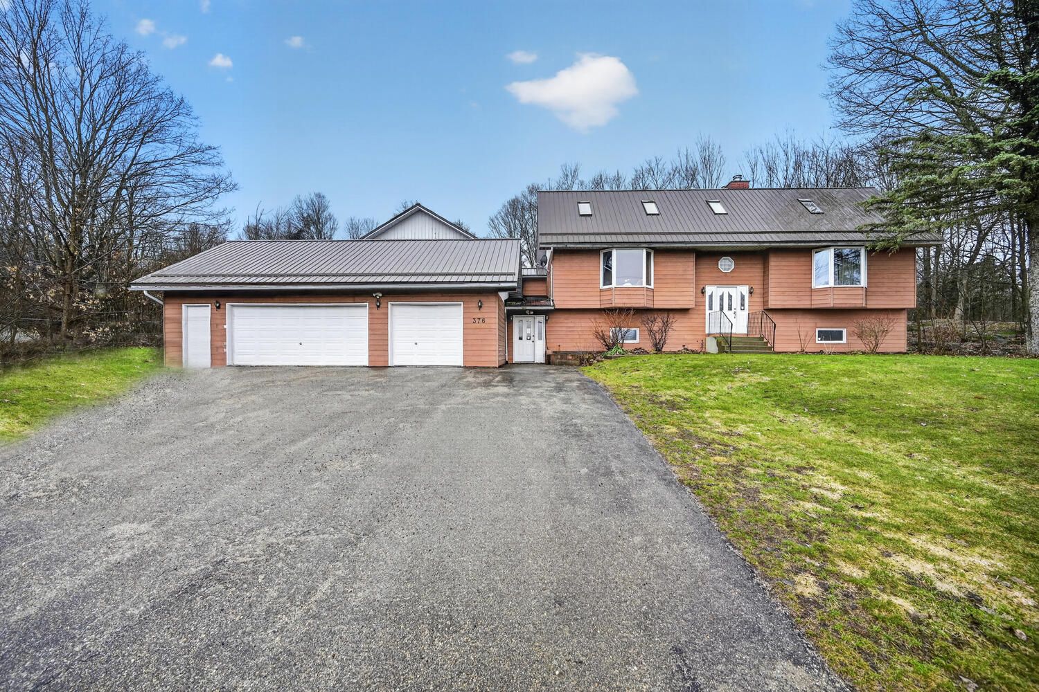 376 County Road 5 Road, Front Of Yonge, On K0e 1b0