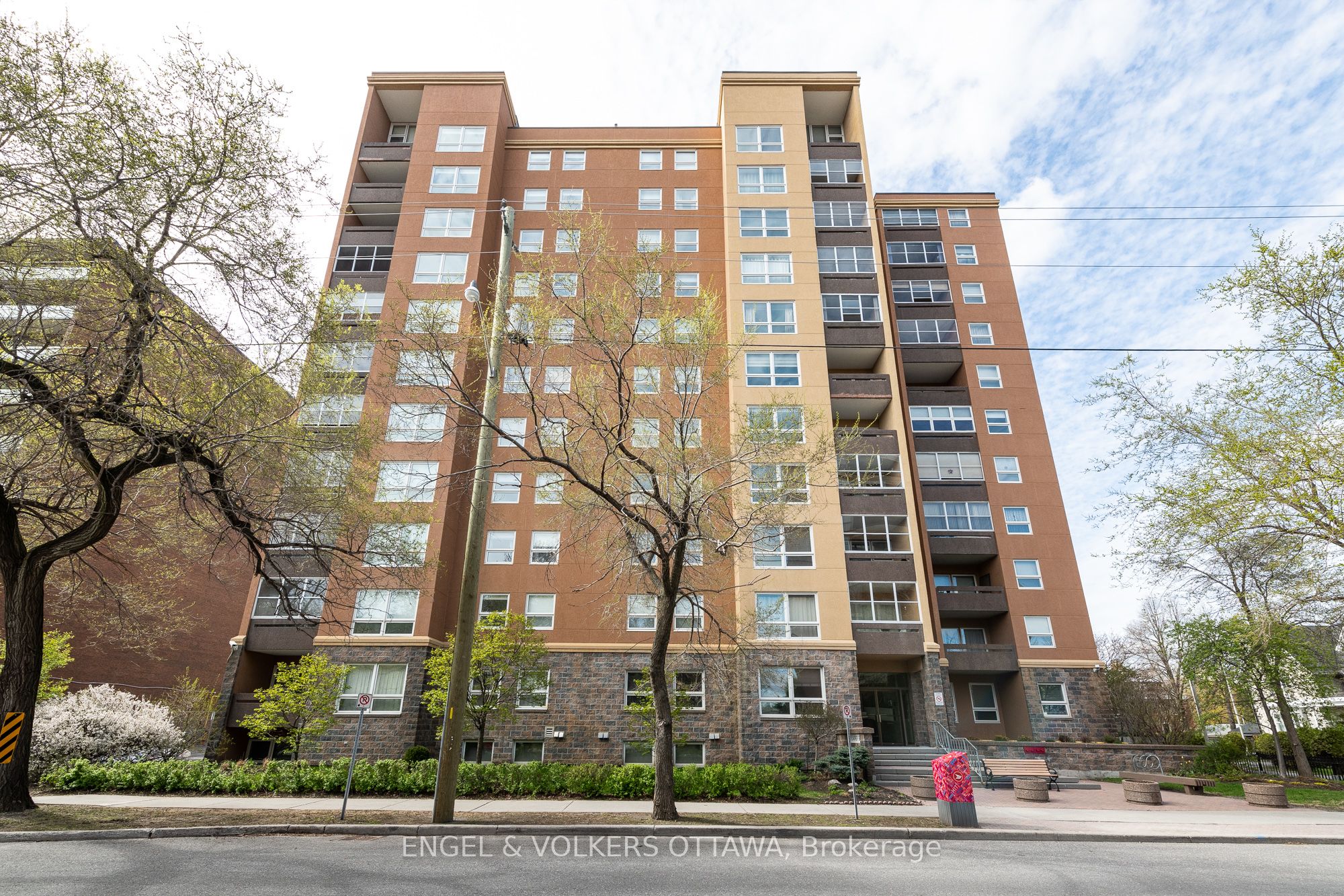 373 Laurier Avenue E 906, Lower Town - Sandy Hill, On K1n 8x6