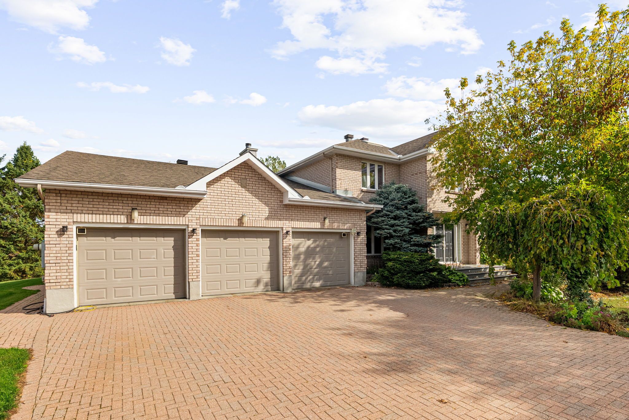 6 Marchbrook Circle, Kanata, On K2w 1a1