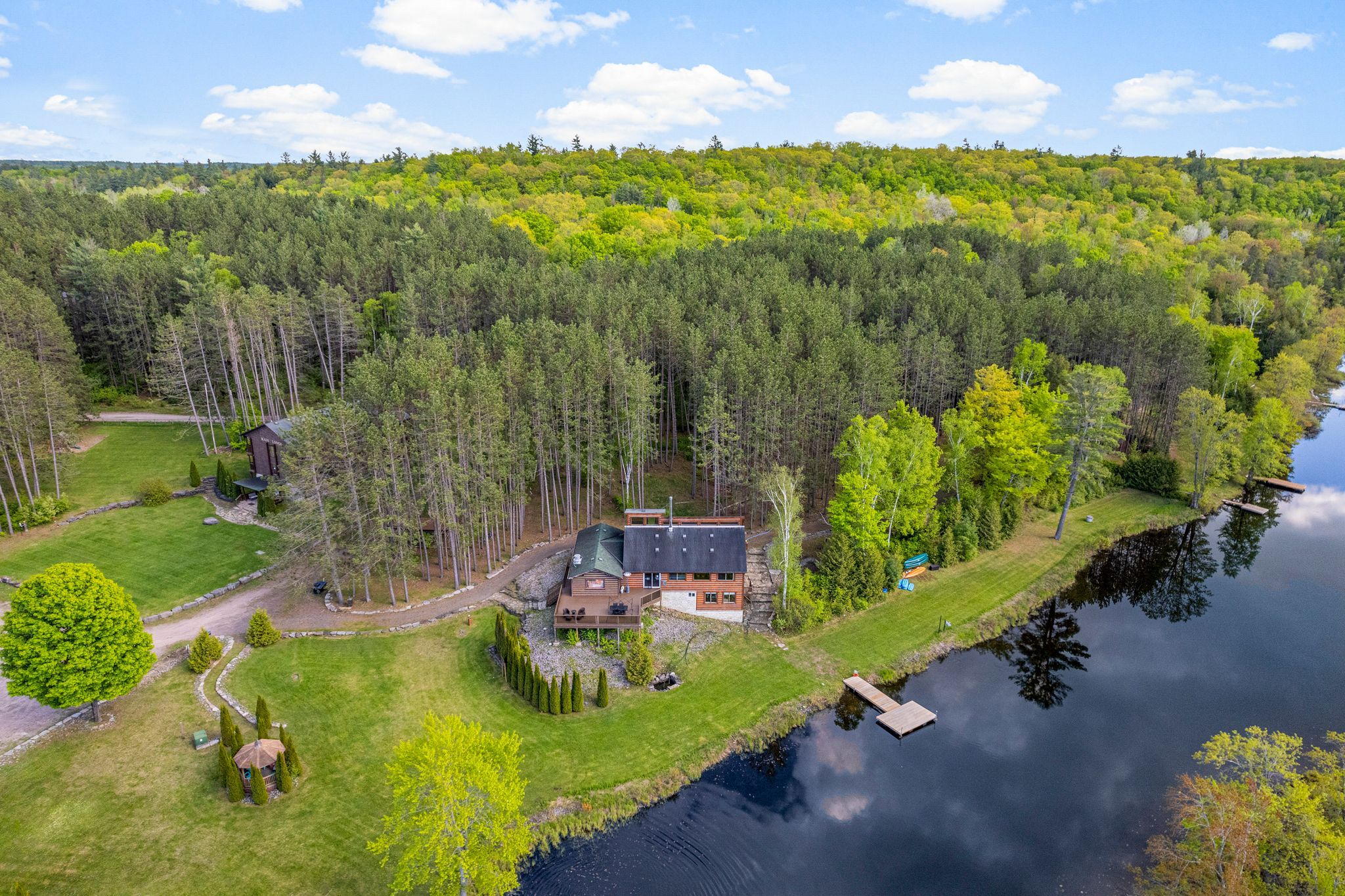 16 Beaver Creek Lane, Tudor And Cashel, On K0k 1y0