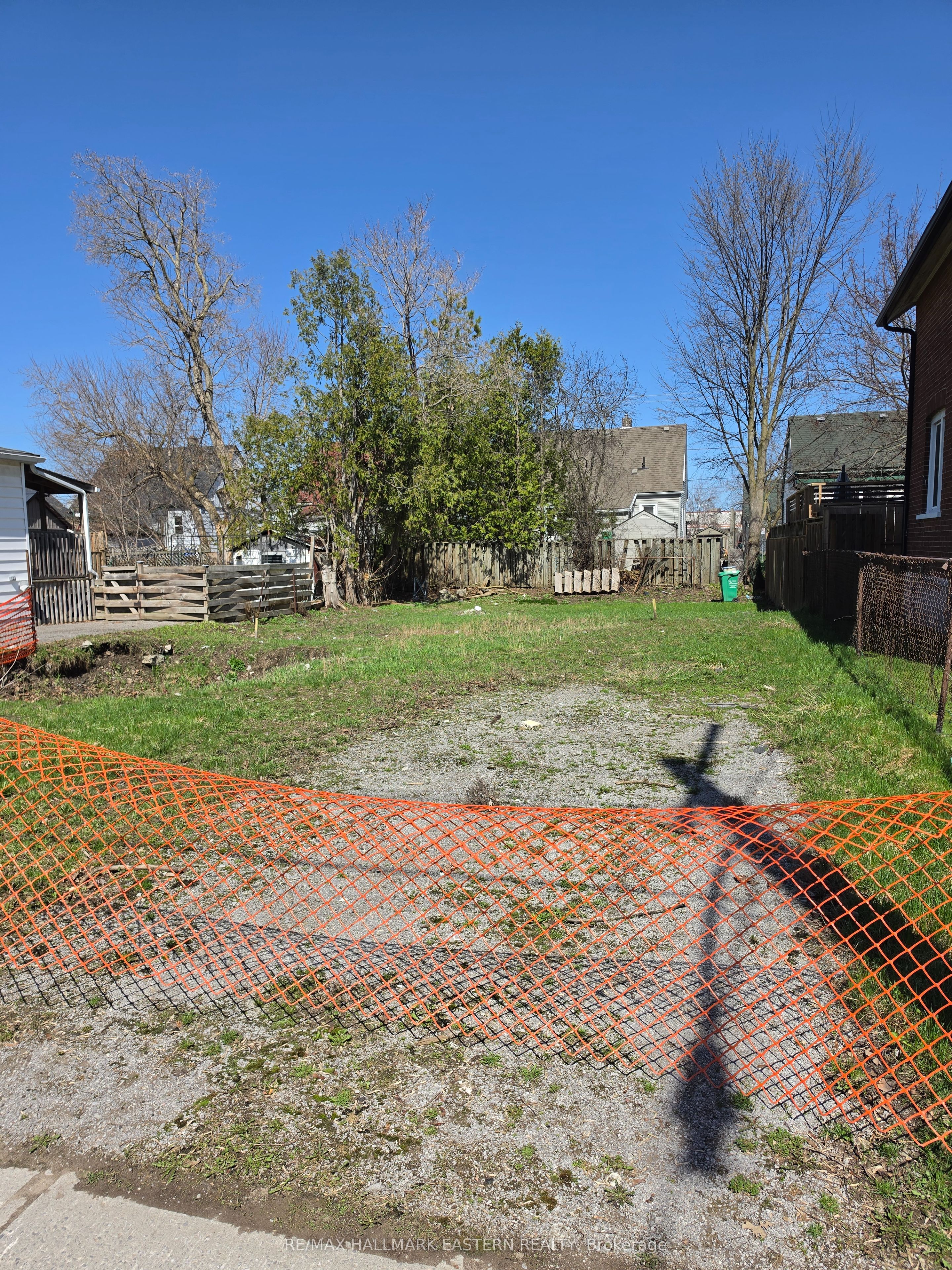 434 Edison Avenue, Peterborough, On K9j 4g3