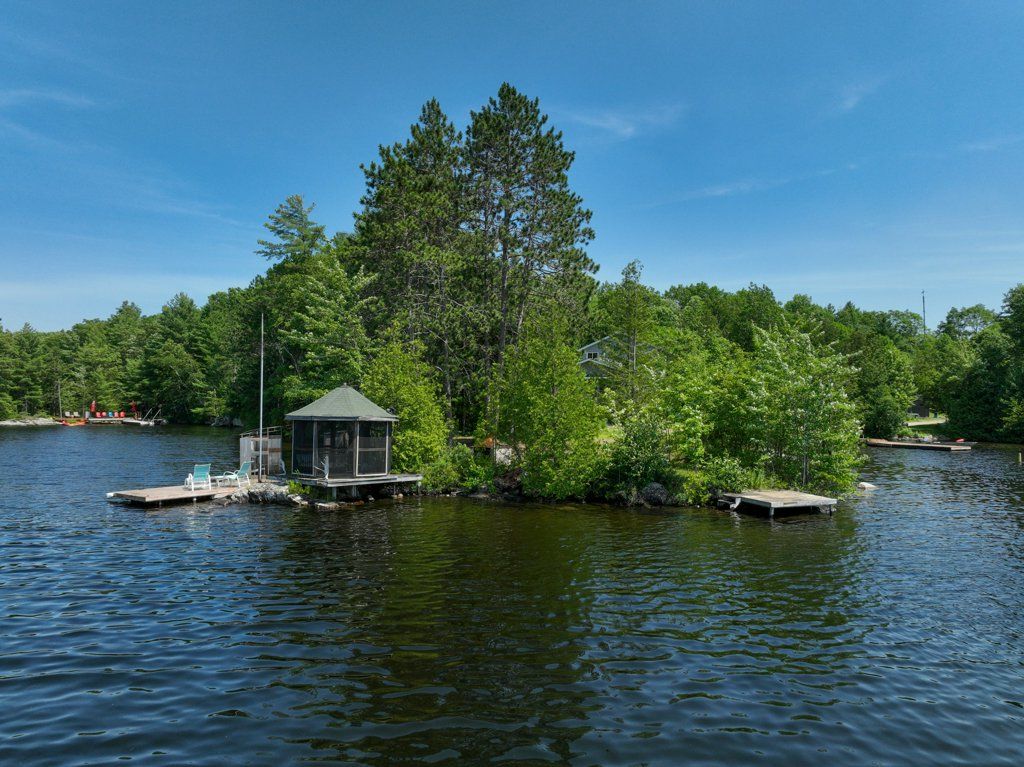 2475 Alfs Bay Lane, Frontenac, On K0h 1b0