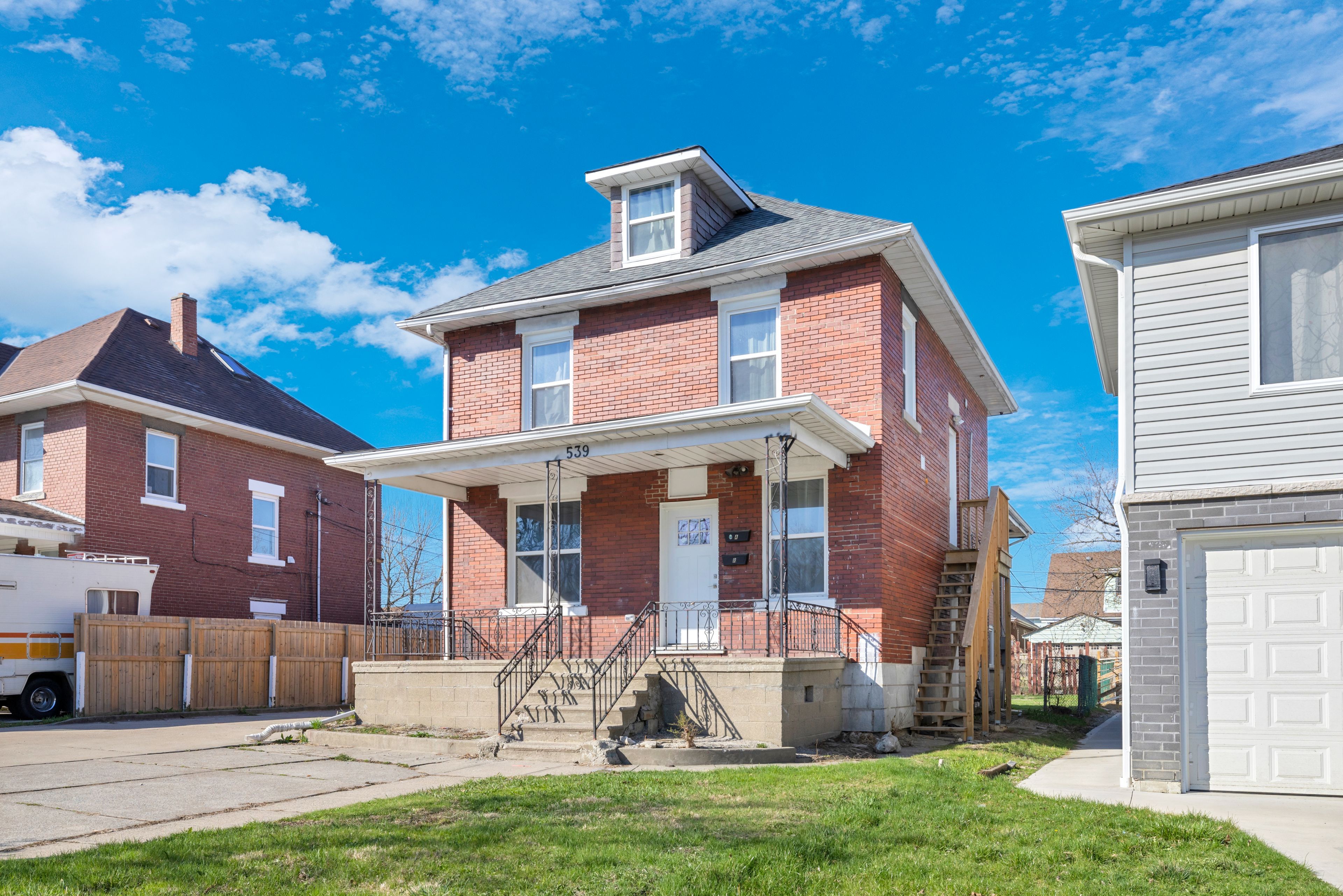 539 Campbell Avenue, Windsor, On N9b 2h5
