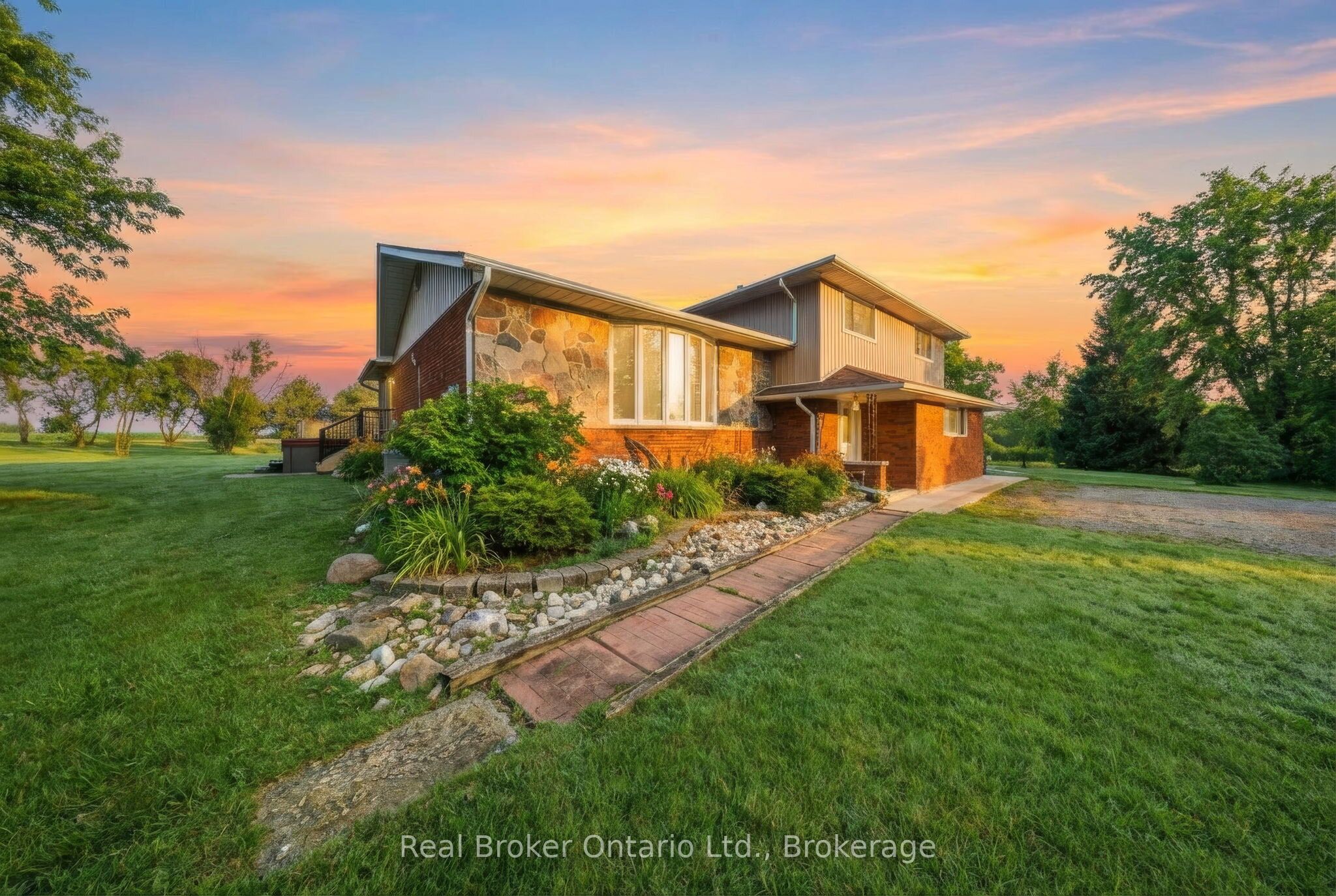 11 Burtch Road, Brant, On N0e 1k0