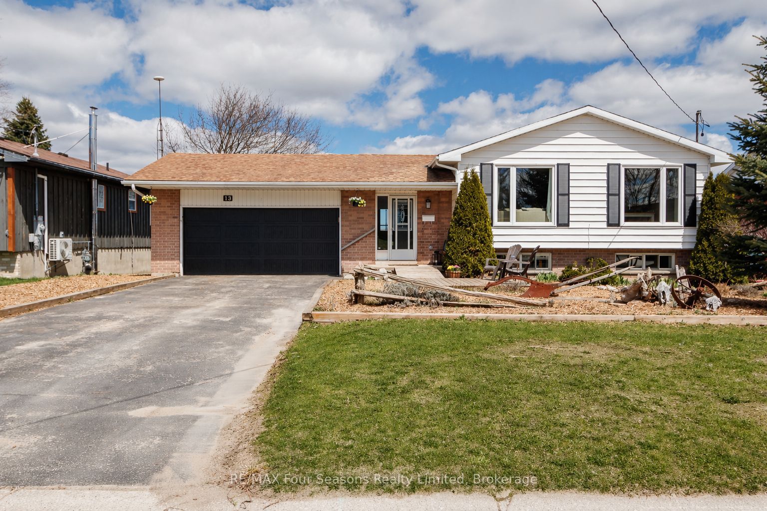 13 Clugston Drive, Grey Highlands, On N0c 1h0