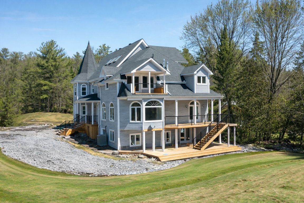 14-16 Knowles Crescent, Seguin, On P0c 1j0