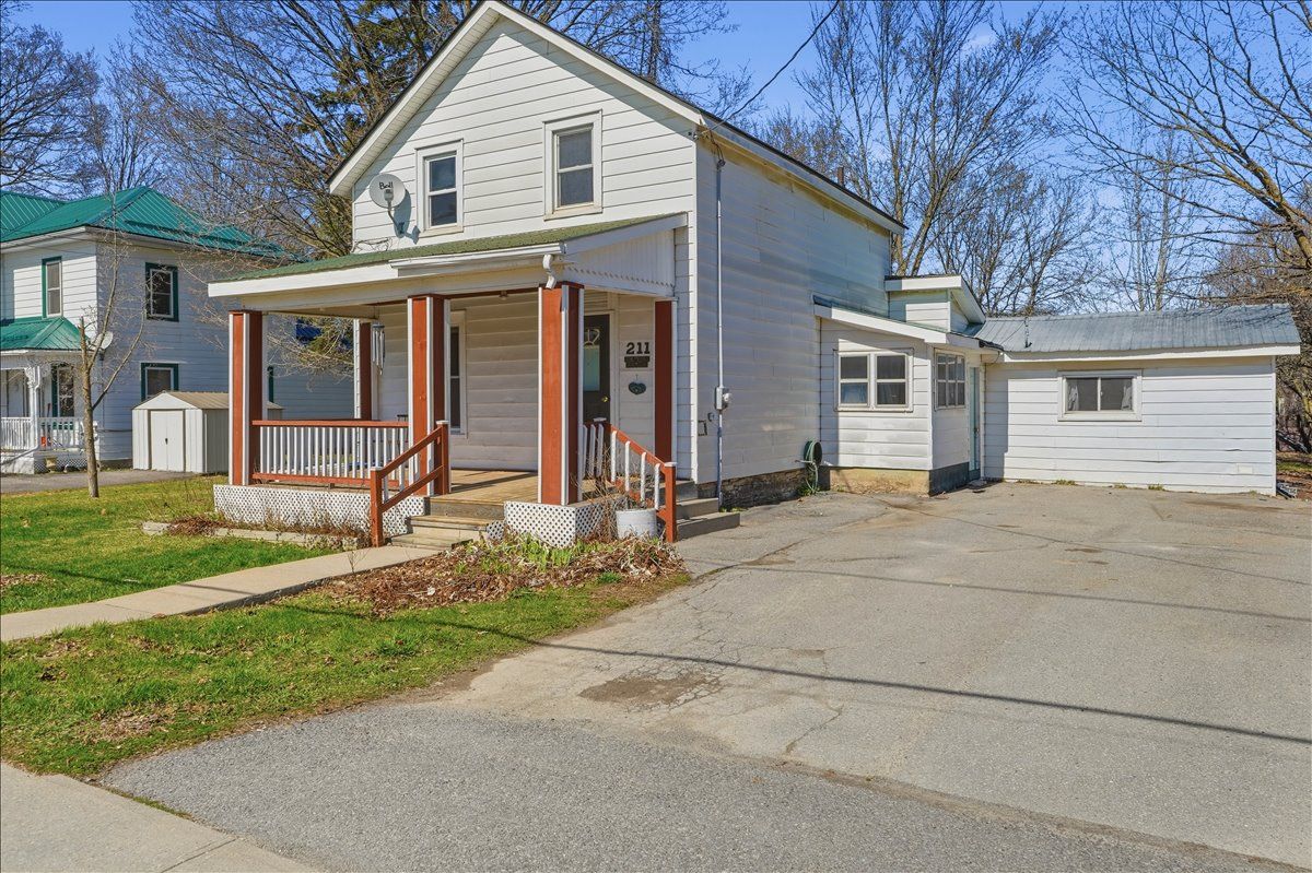 211 Colborne Street, Tweed, On K0k 3j0