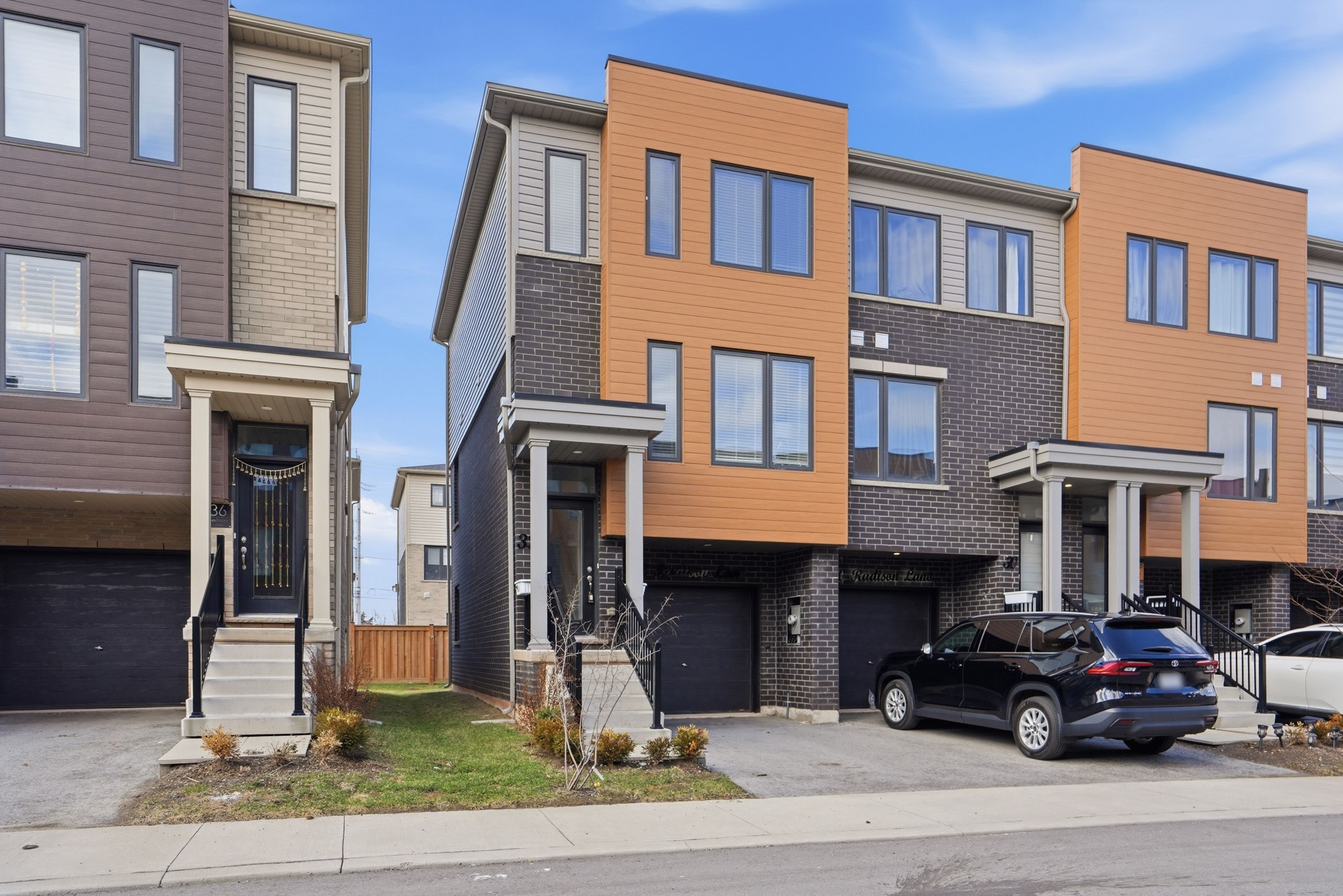 32 Radison Lane, Hamilton, On L7r 4e2