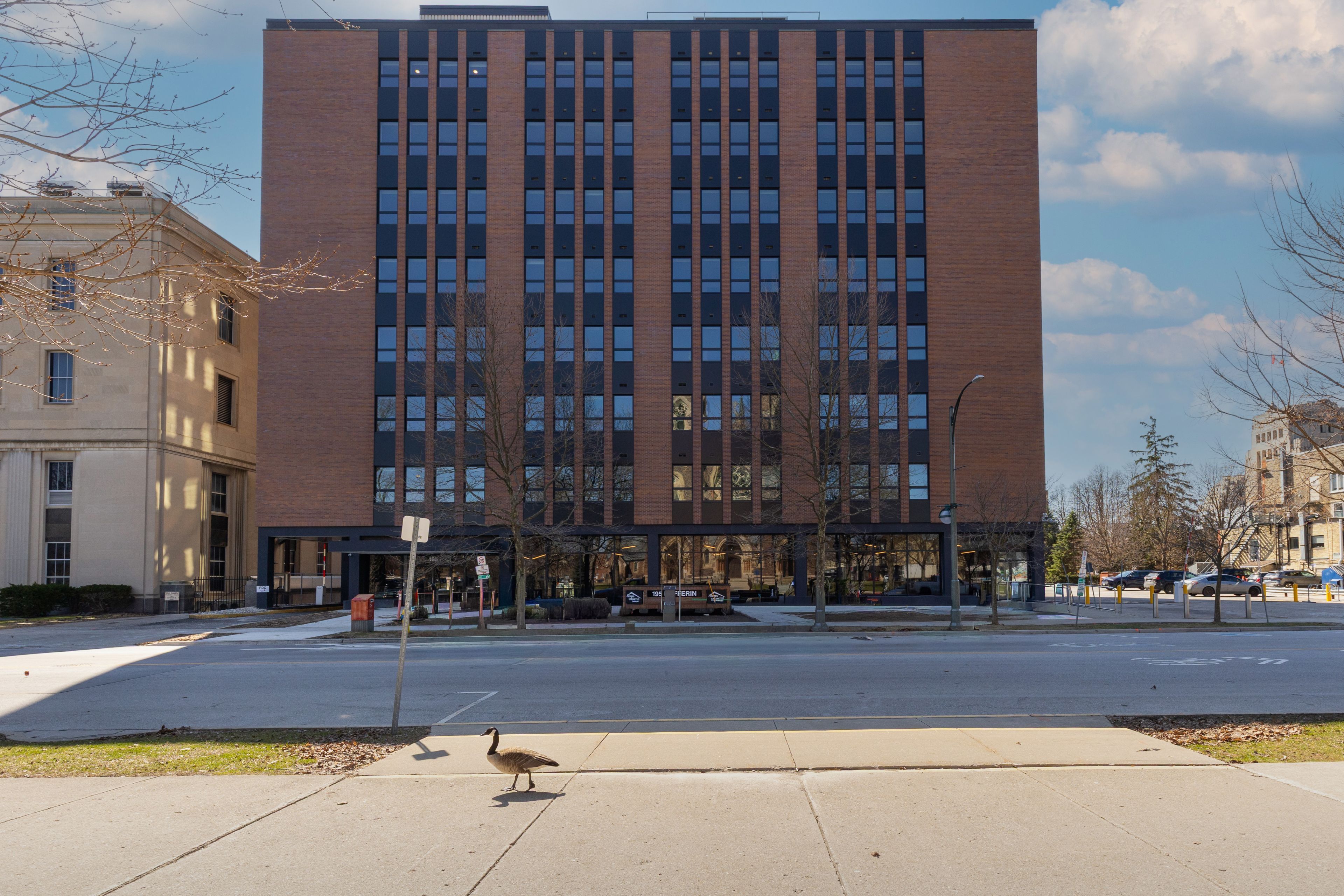 195 Dufferin Avenue 813, London East, On N6k 1k7