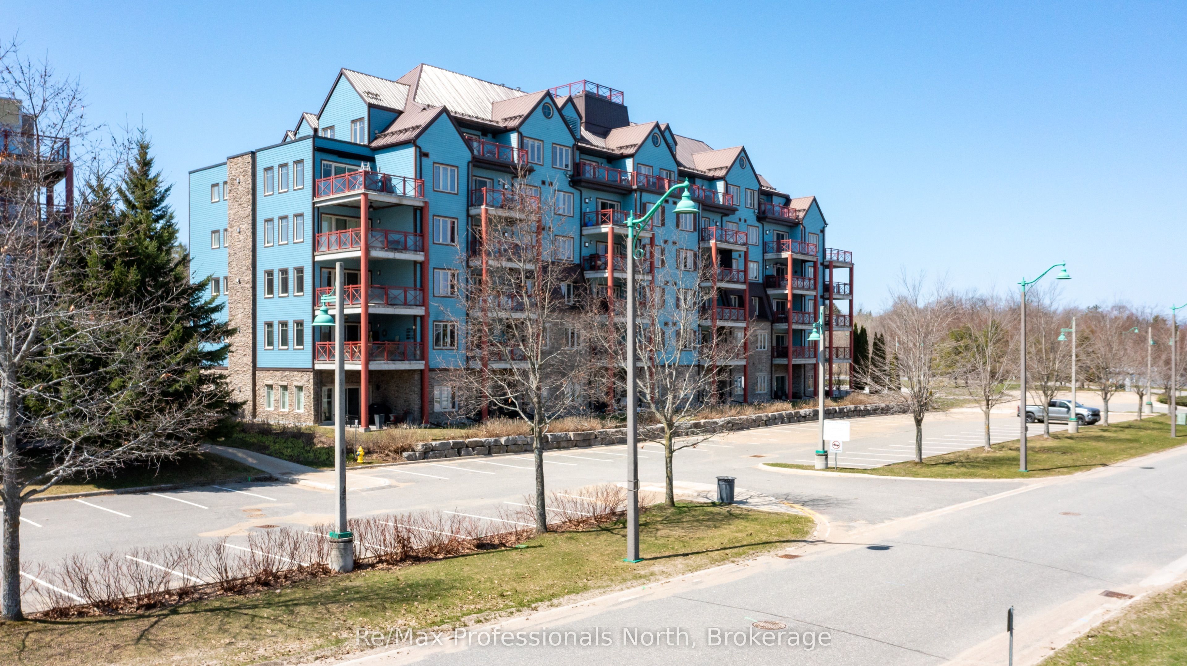 130 Steamship Bay Road 207, Gravenhurst, On P1p 1z9