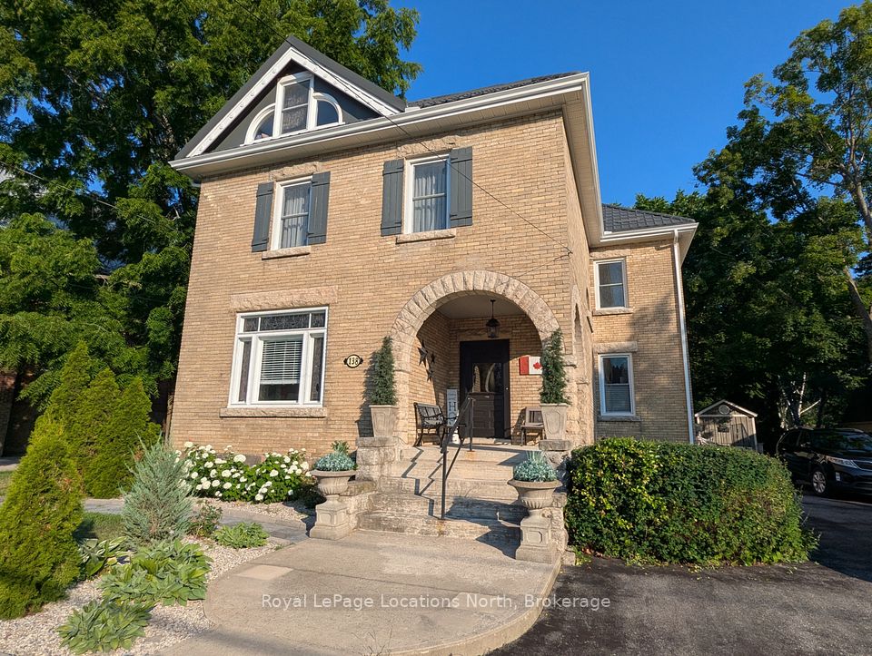 138 Bruce Street S, Blue Mountains, On N0h 2p0