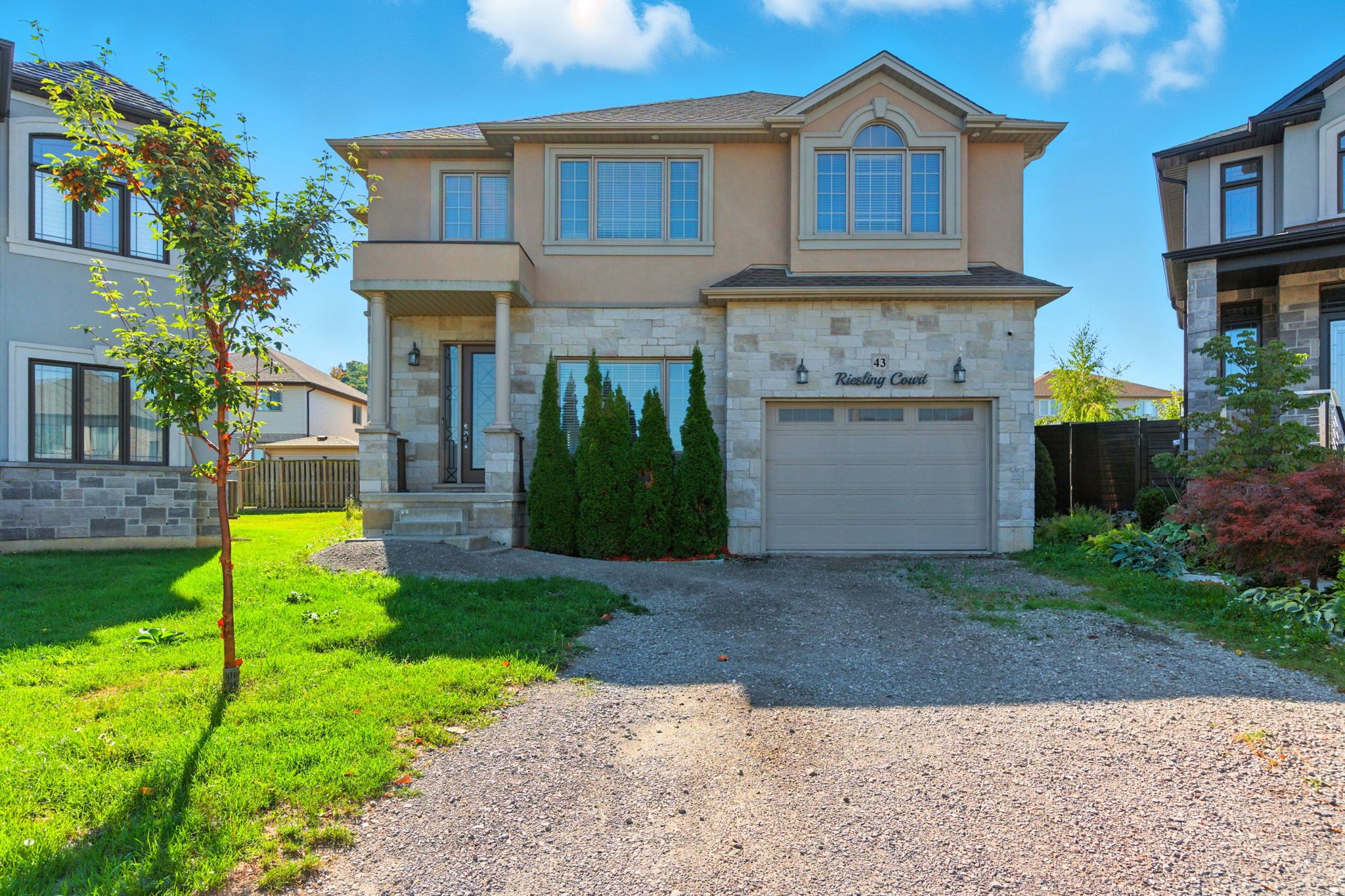 43 Riesling Court, Hamilton, On L8g 0b4
