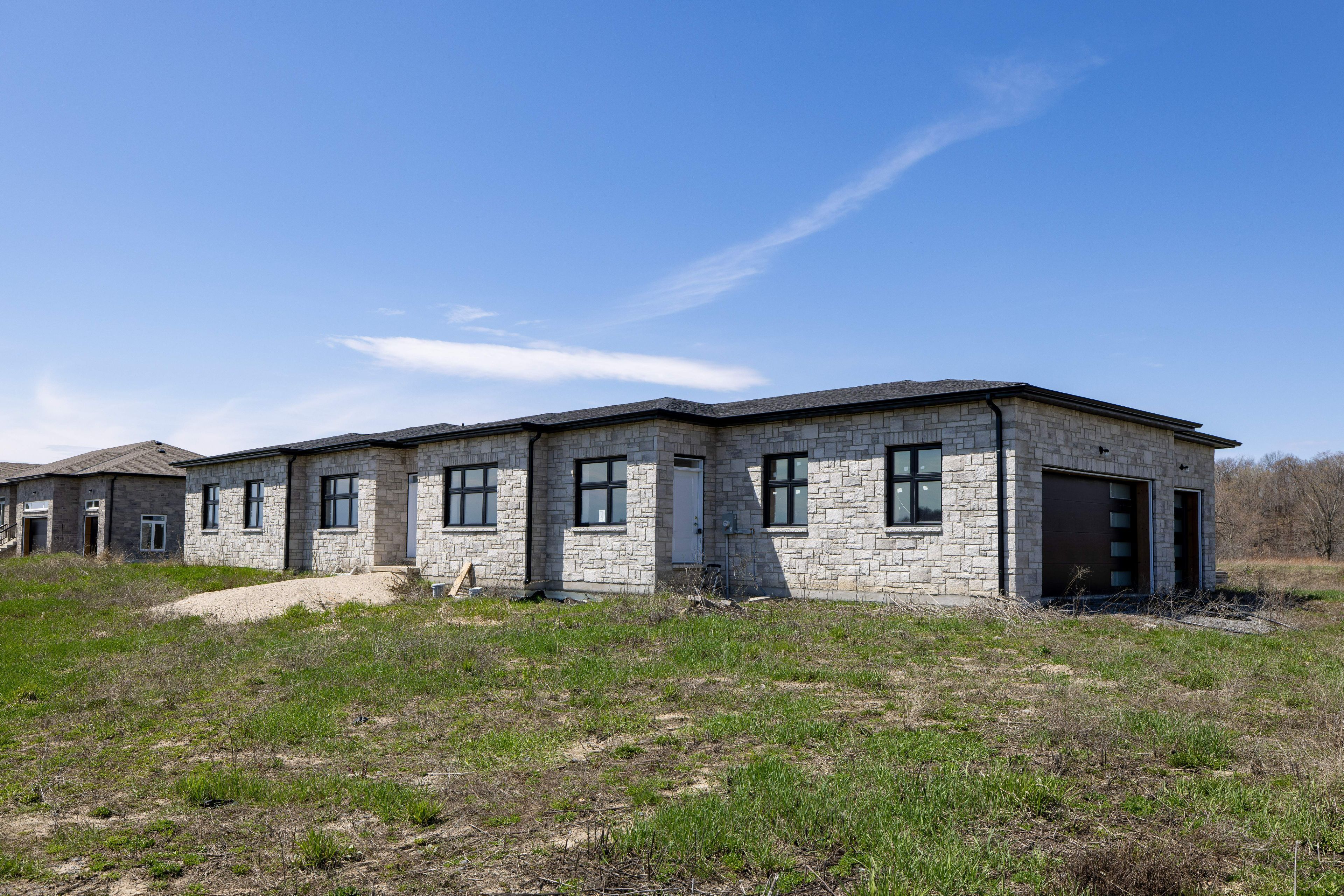134 Hineman Street, Kingston, On K7l 0g2