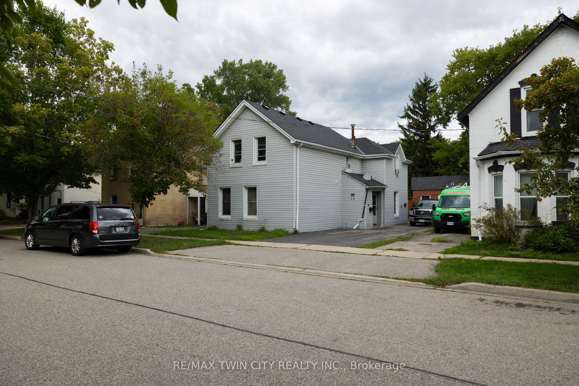 20 Superior Street, Brantford, On N3s 2k1