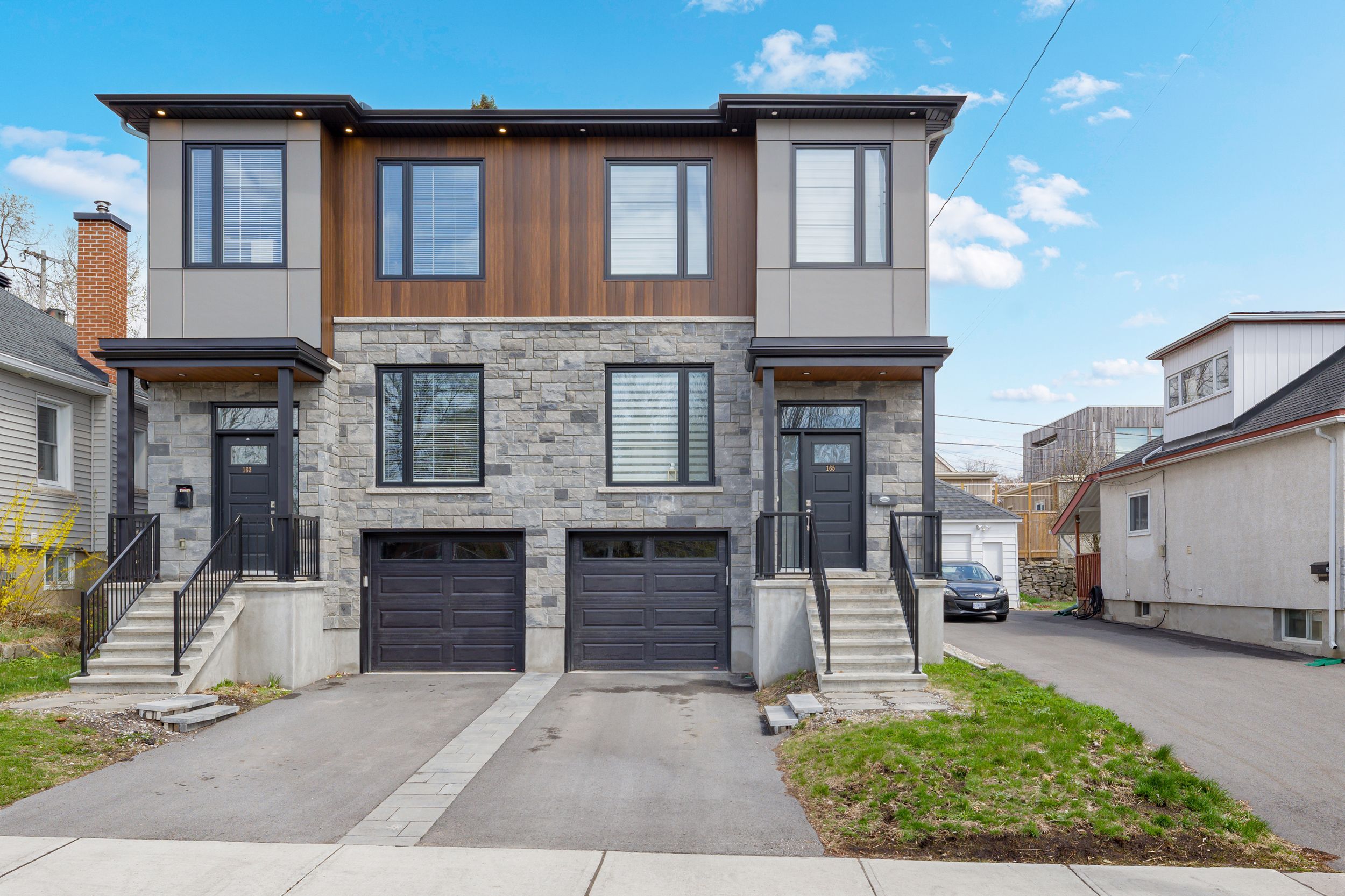 163 Longpre Street, Vanier And Kingsview Park, On K1l 7j5