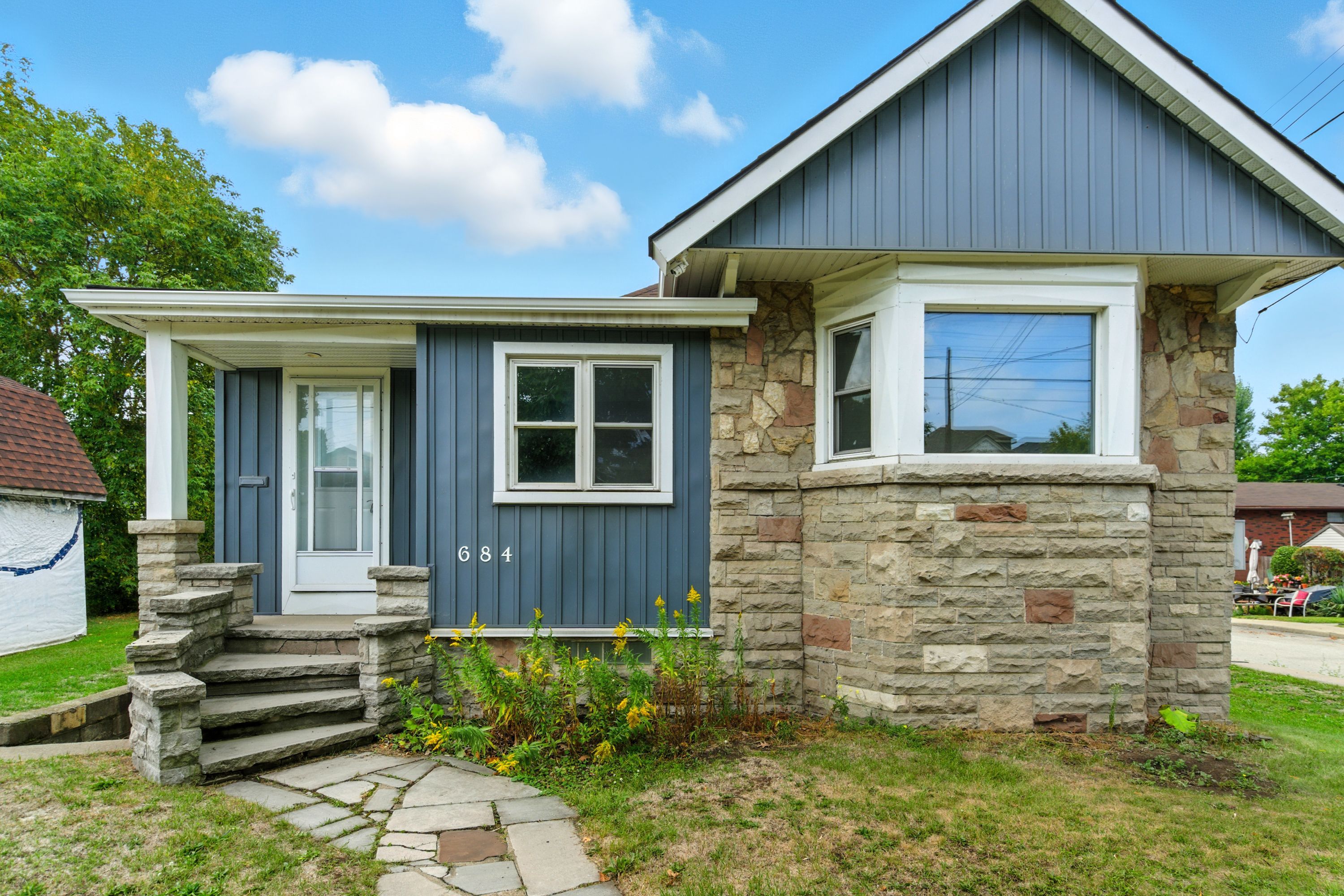 684 Beach Boulevard, Hamilton, On L8h 6y4