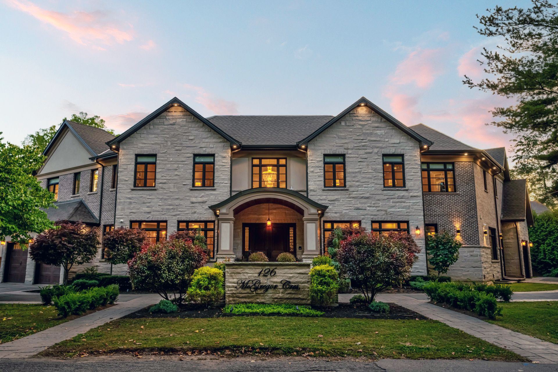 126 Mcgregor Crescent, Hamilton, On L9g 1b5