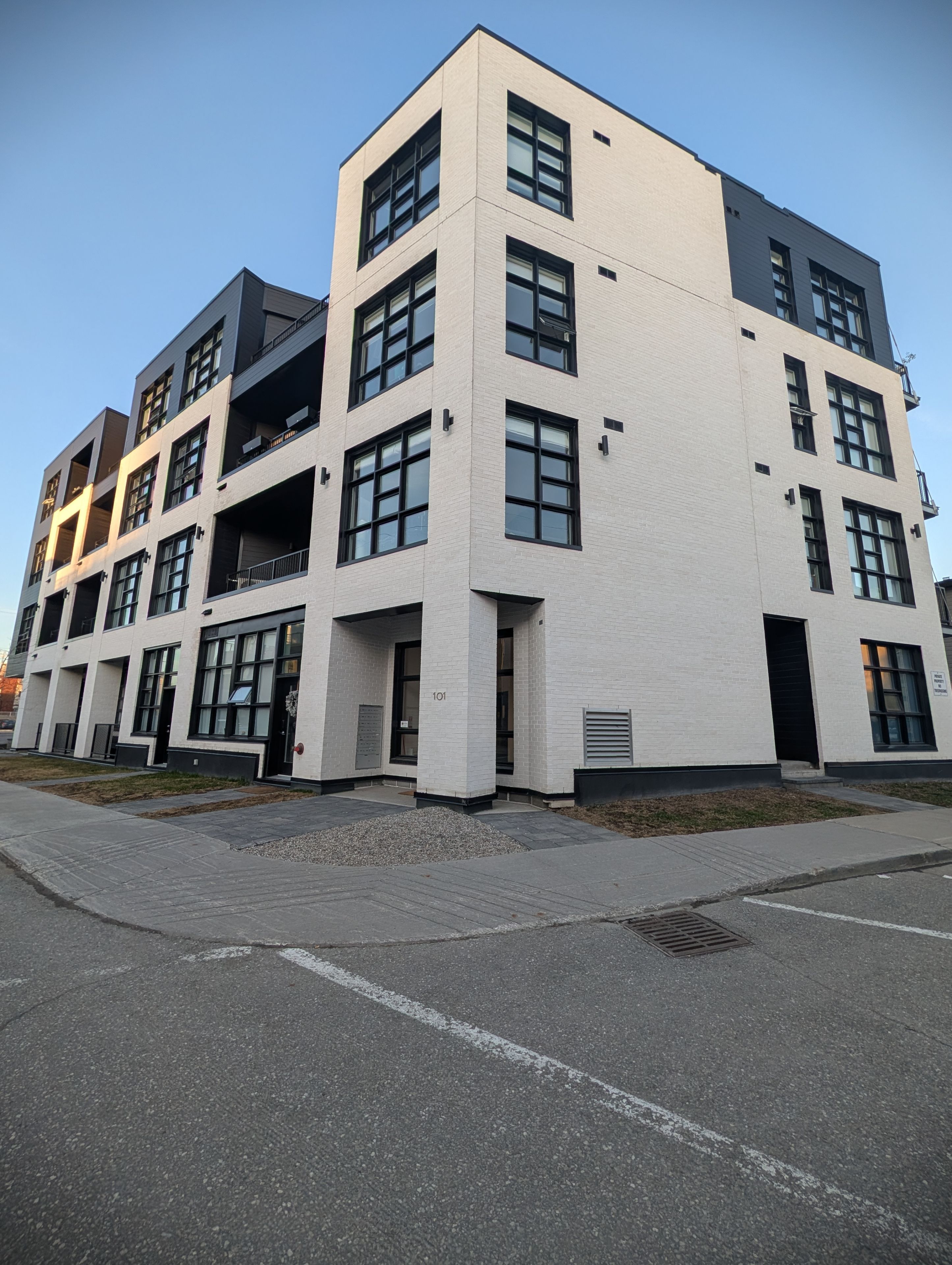 101 Pinhey Street 304, West Centre Town, On K1y 1v9