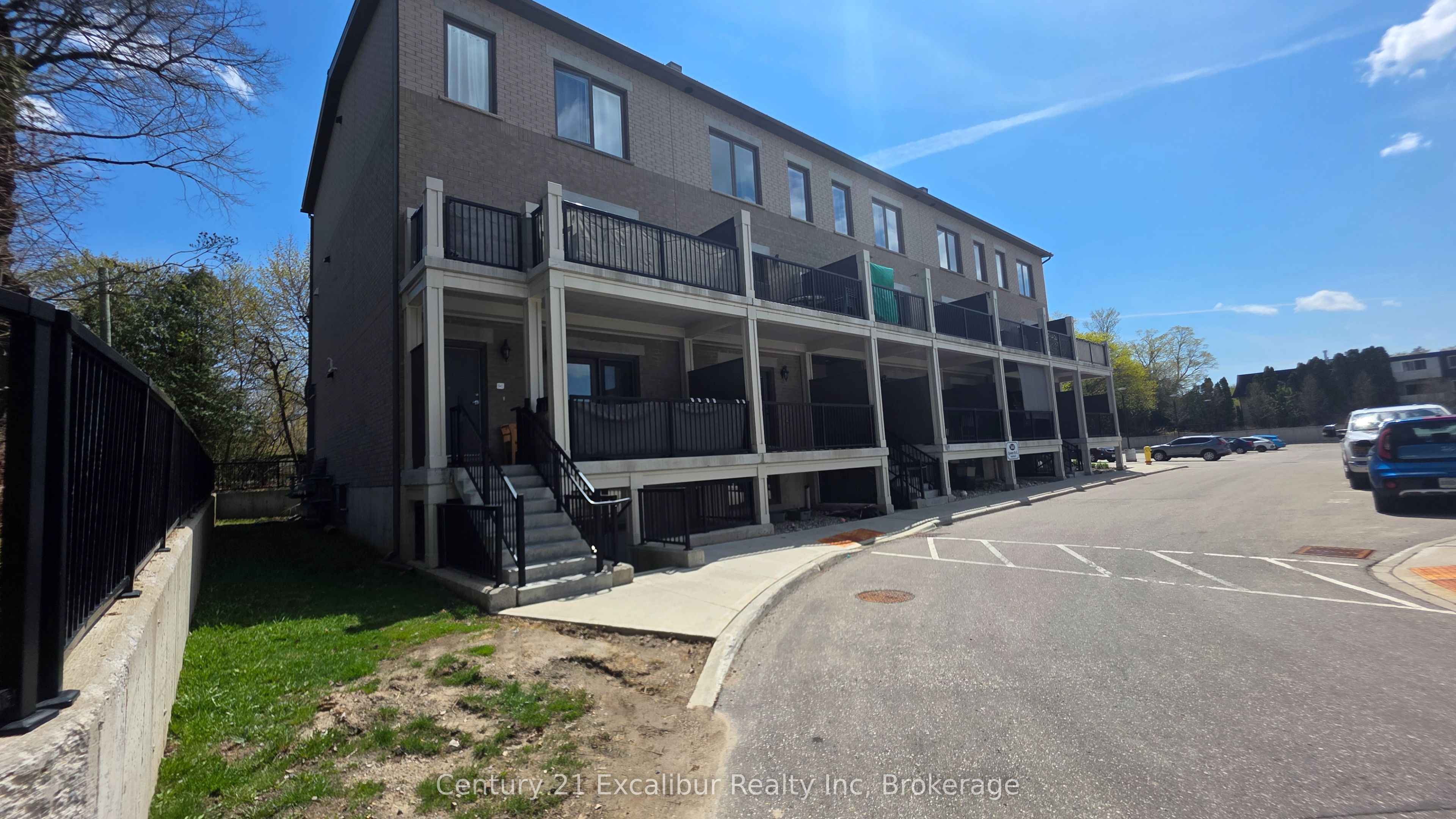 360 Queen Street E 4b, Centre Wellington, On N1m 1t4