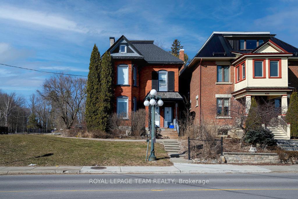 422 Donald B Munro Drive, Carp - Huntley Ward, On K0a 1l0