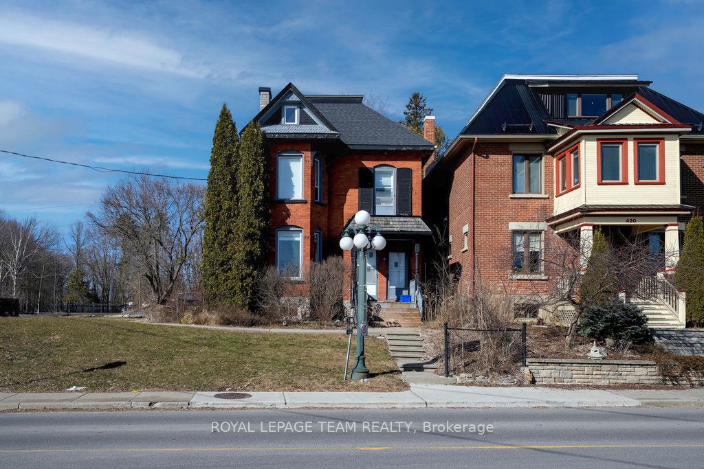 422 Donald B Munro Drive, Carp - Huntley Ward, On K0a 1l0