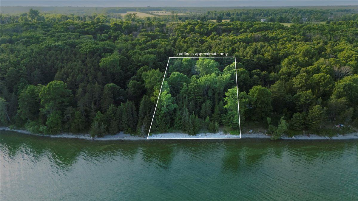 102 Dorenberg Lane, Prince Edward County, On K0k 2t0